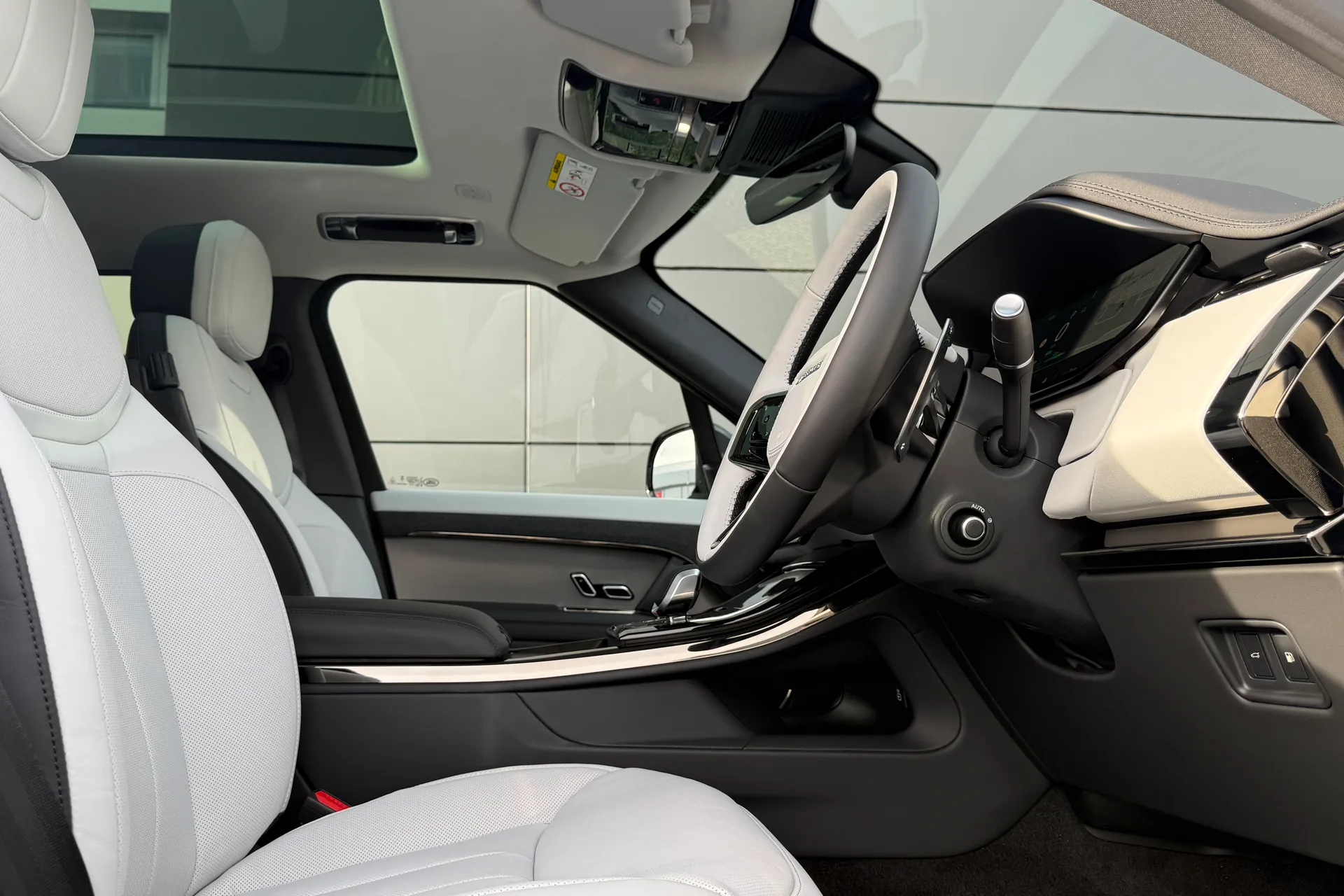 LAND ROVER RANGE ROVER SPORT thumbnail image number 16