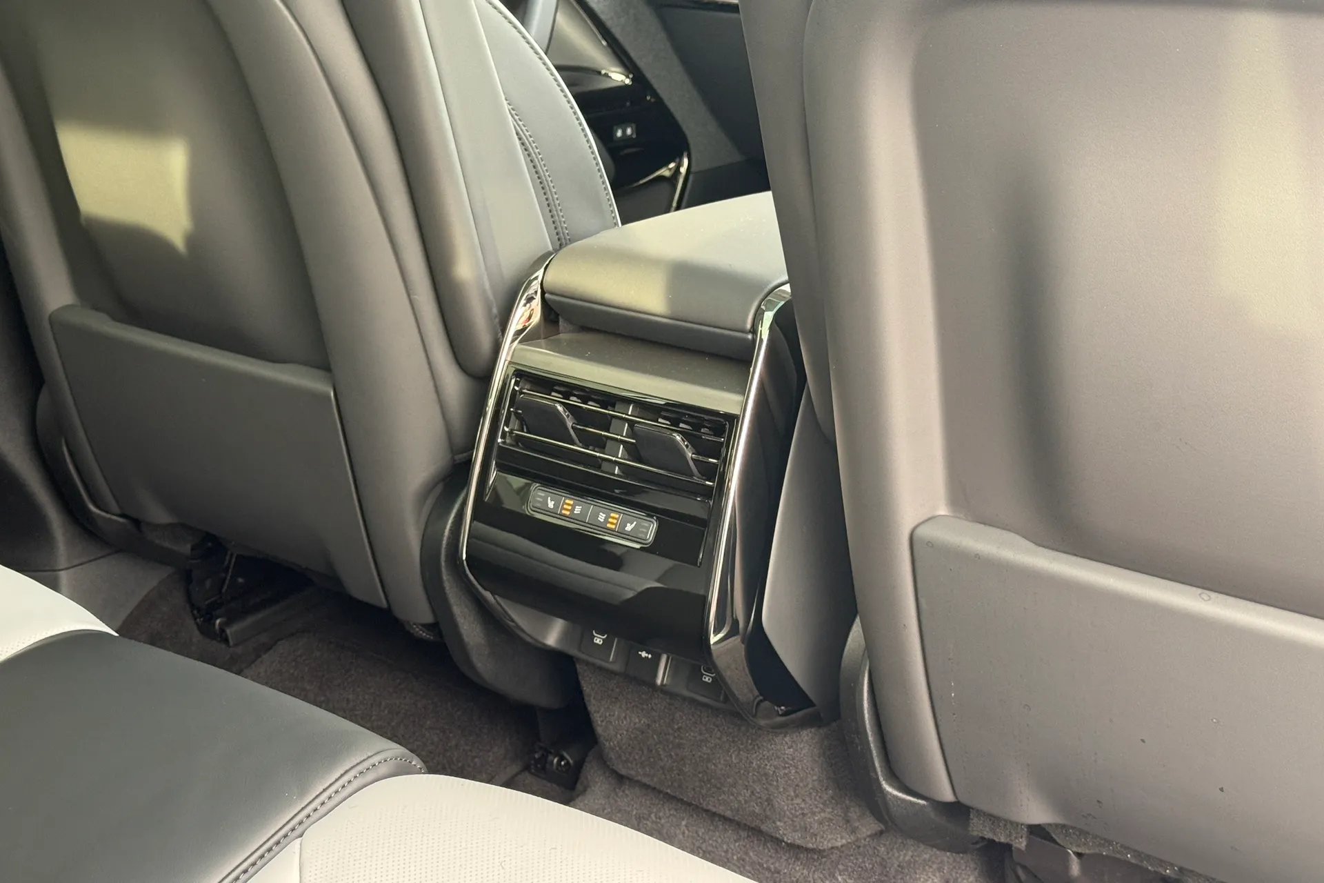 LAND ROVER RANGE ROVER SPORT thumbnail image number 40