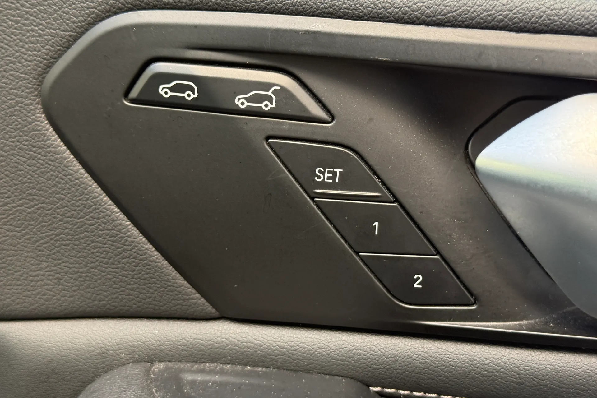 BMW X6 thumbnail image number 47