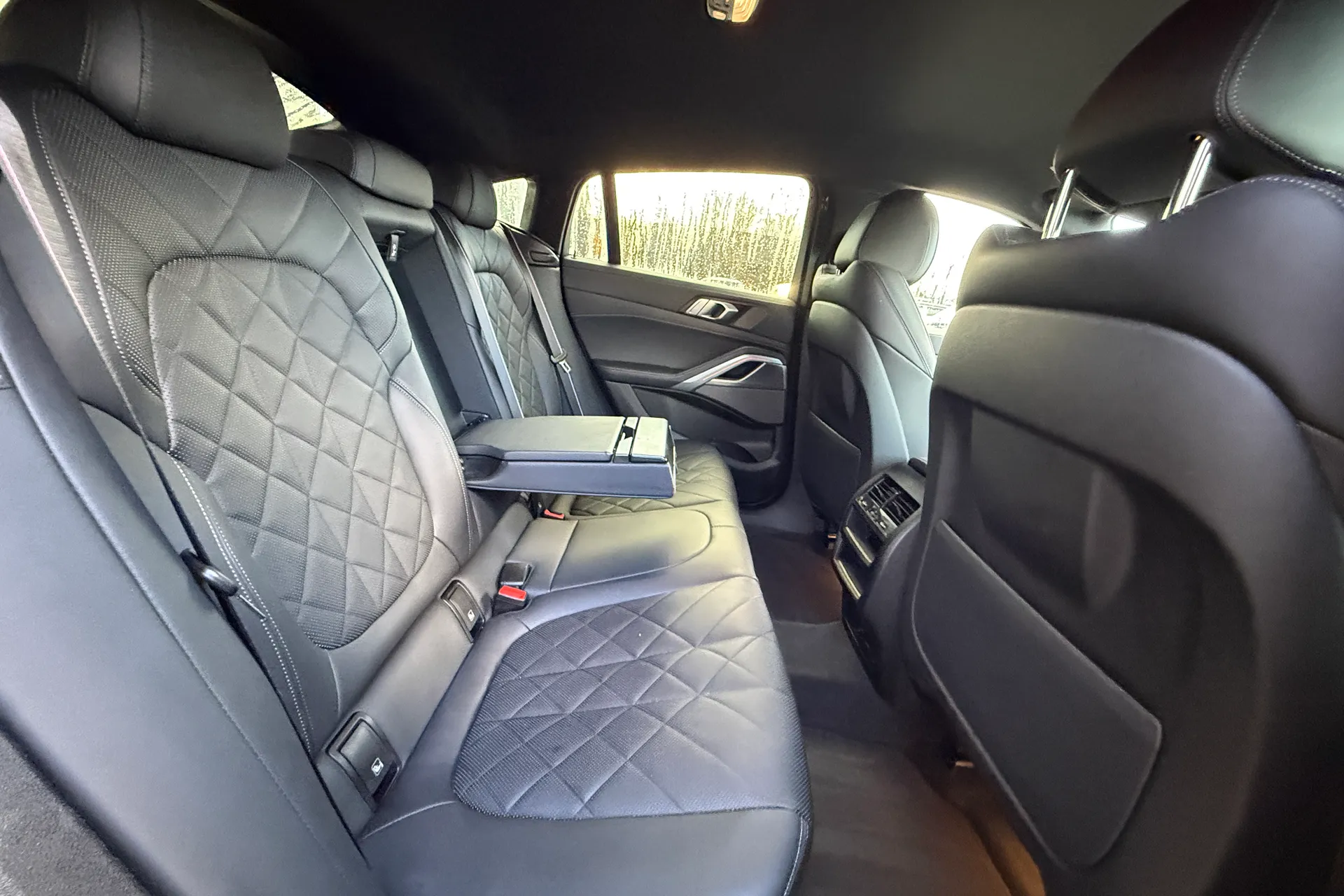 BMW X6 thumbnail image number 36