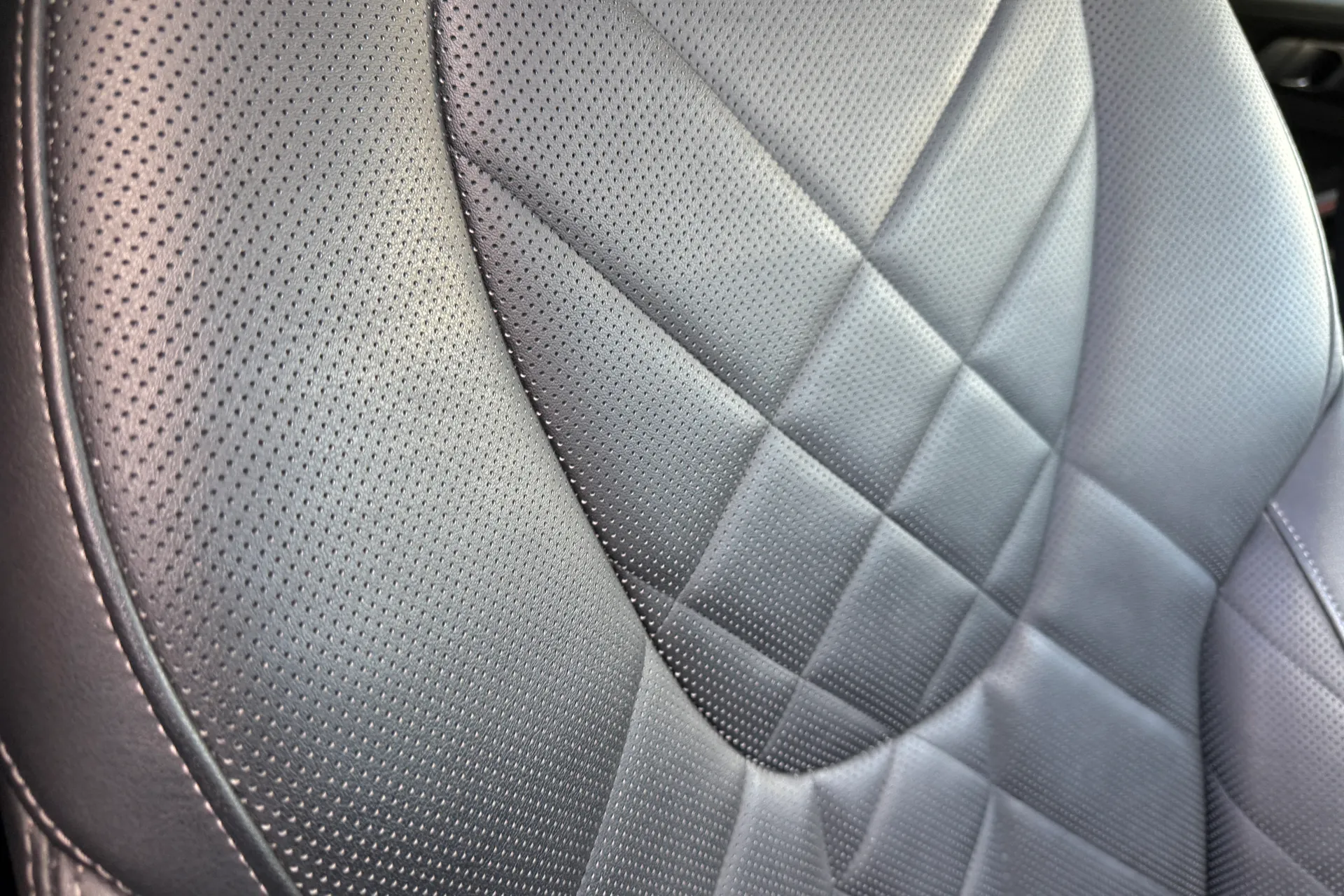 BMW X6 thumbnail image number 32