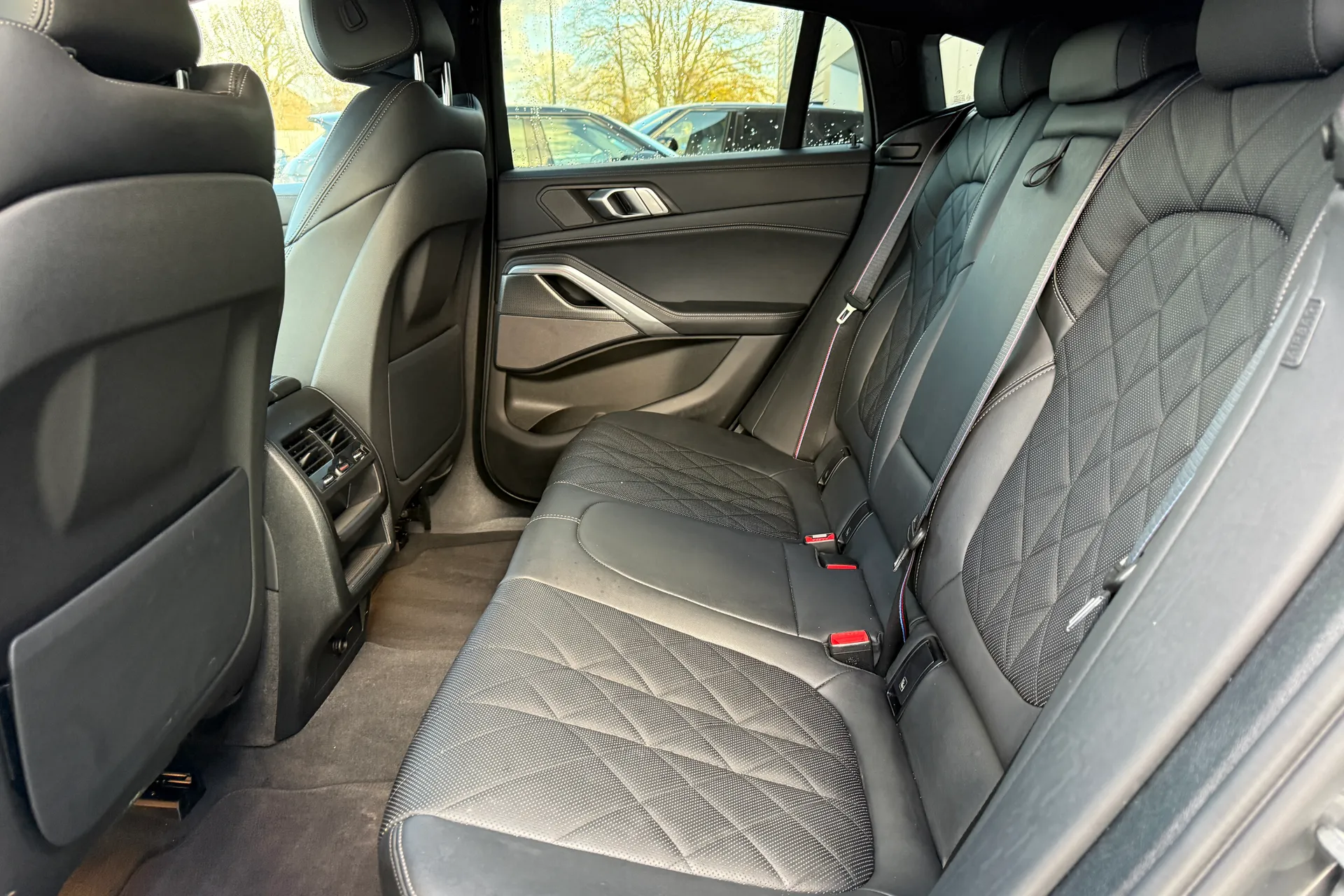 BMW X6 thumbnail image number 44