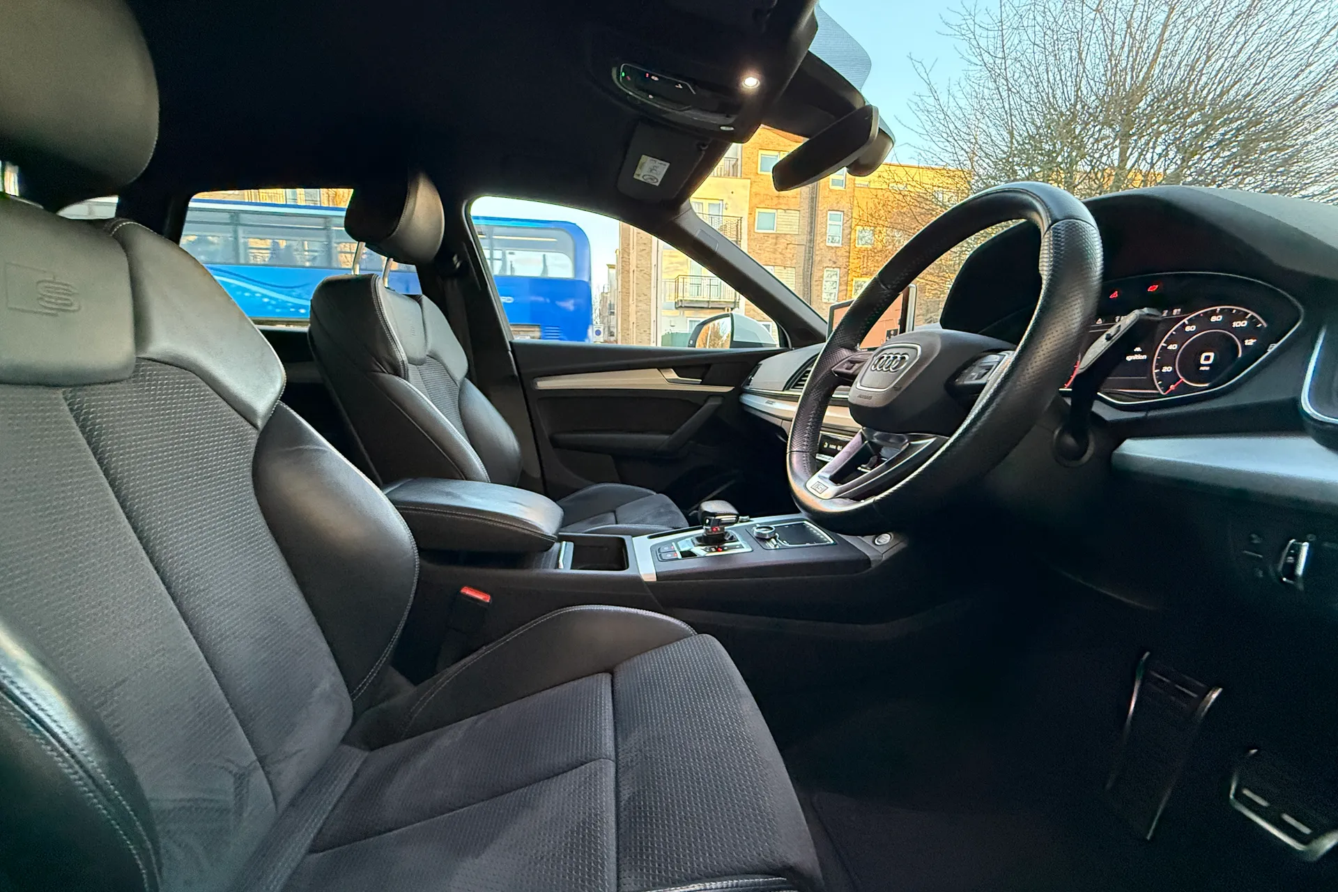 Audi Q5 thumbnail image number 32