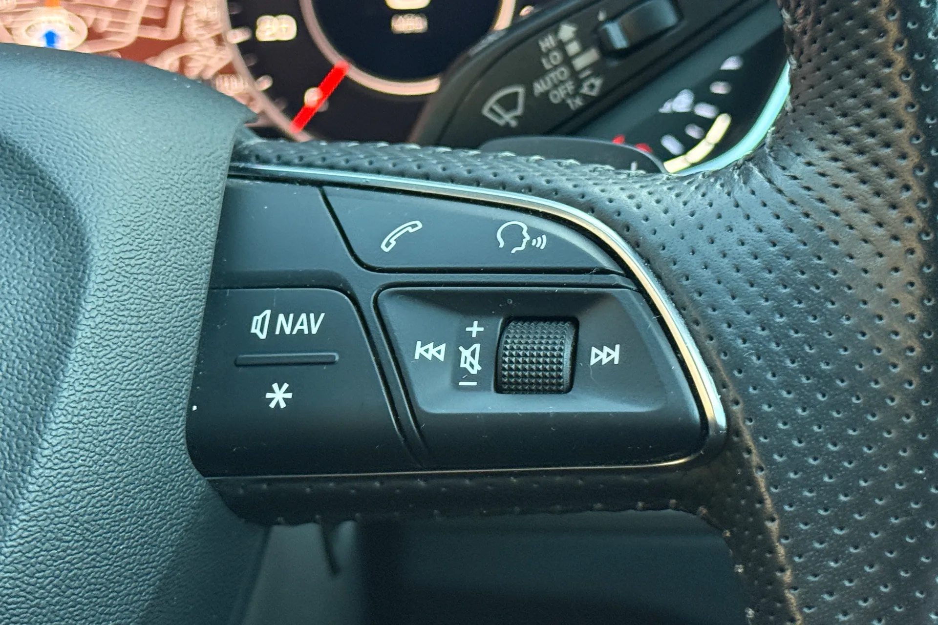 Audi Q5 thumbnail image number 25