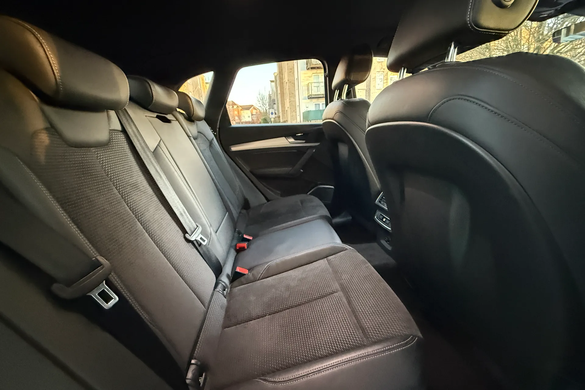 Audi Q5 thumbnail image number 35