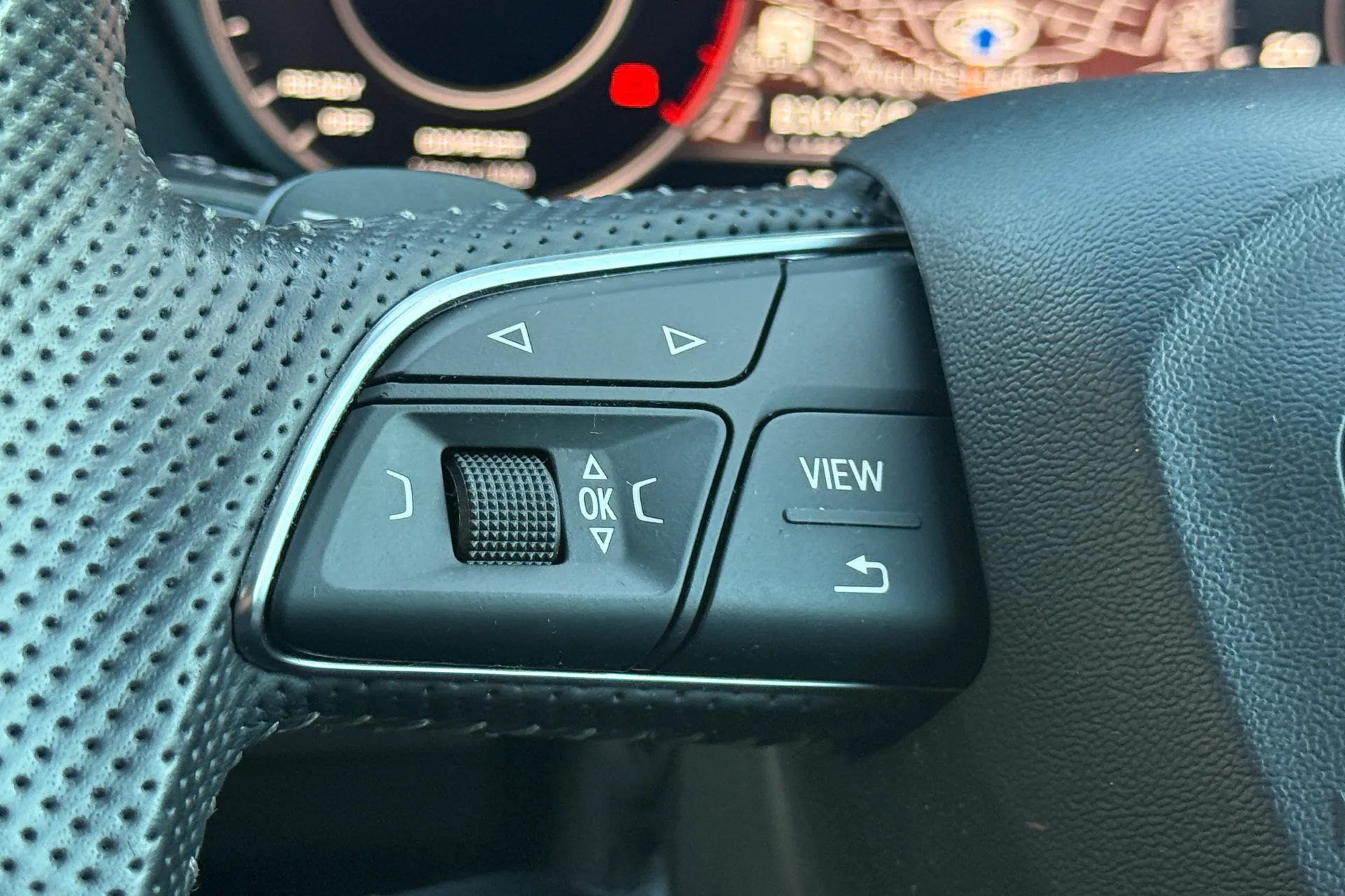 Audi Q5 thumbnail image number 24