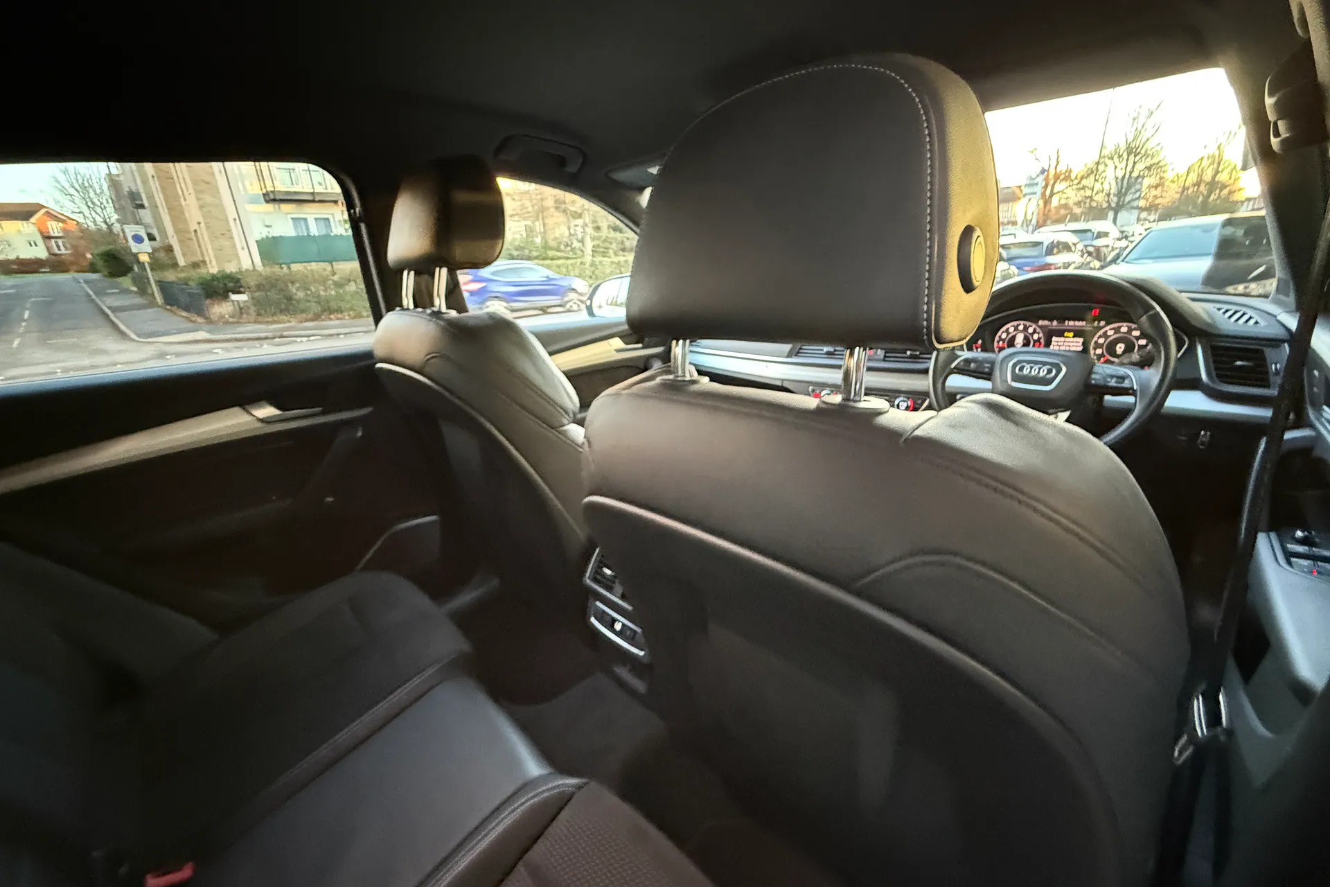 Audi Q5 thumbnail image number 36