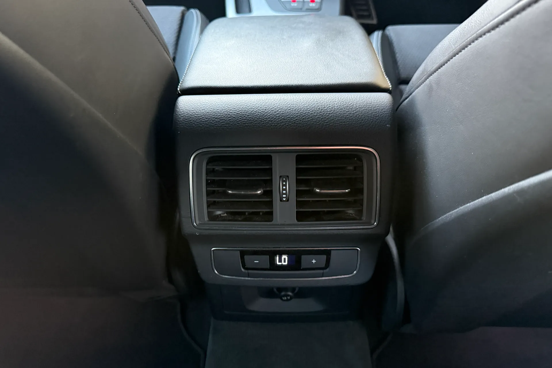 Audi Q5 thumbnail image number 37