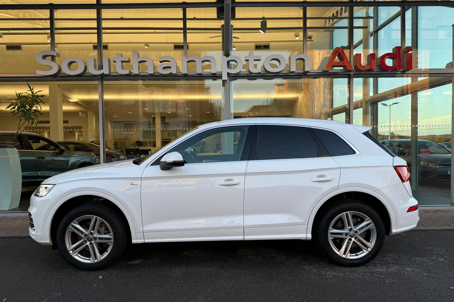 Audi Q5 thumbnail image number 55