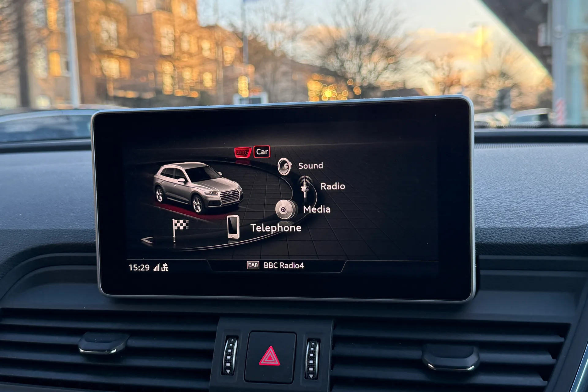 Audi Q5 thumbnail image number 21