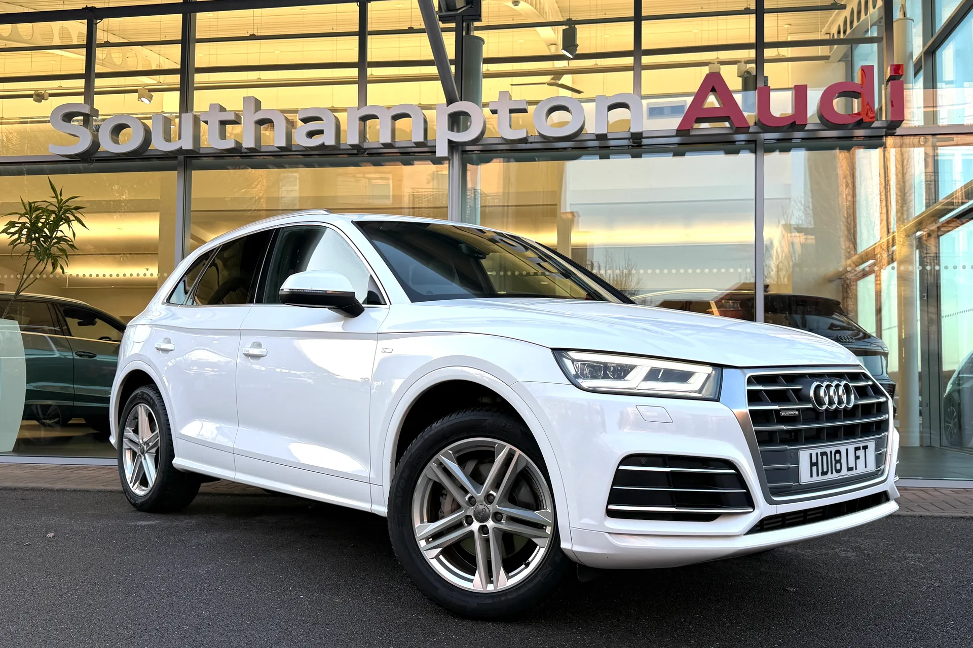 Audi Q5 focused image