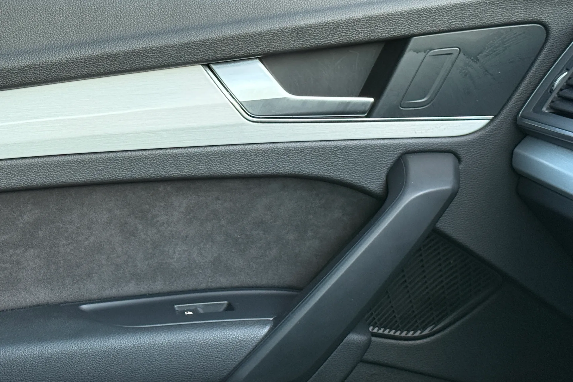 Audi Q5 thumbnail image number 28