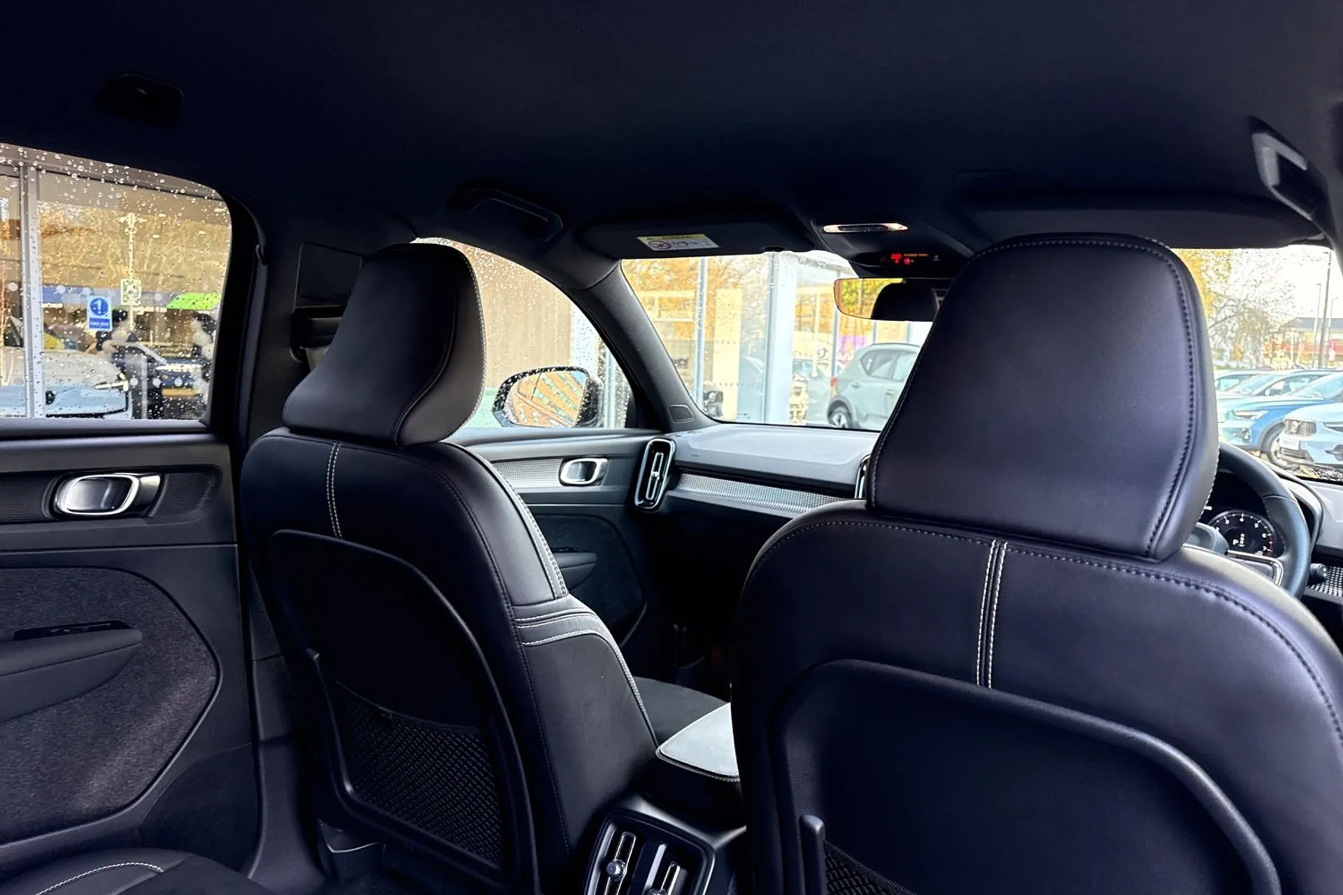 Volvo XC40 thumbnail image number 24