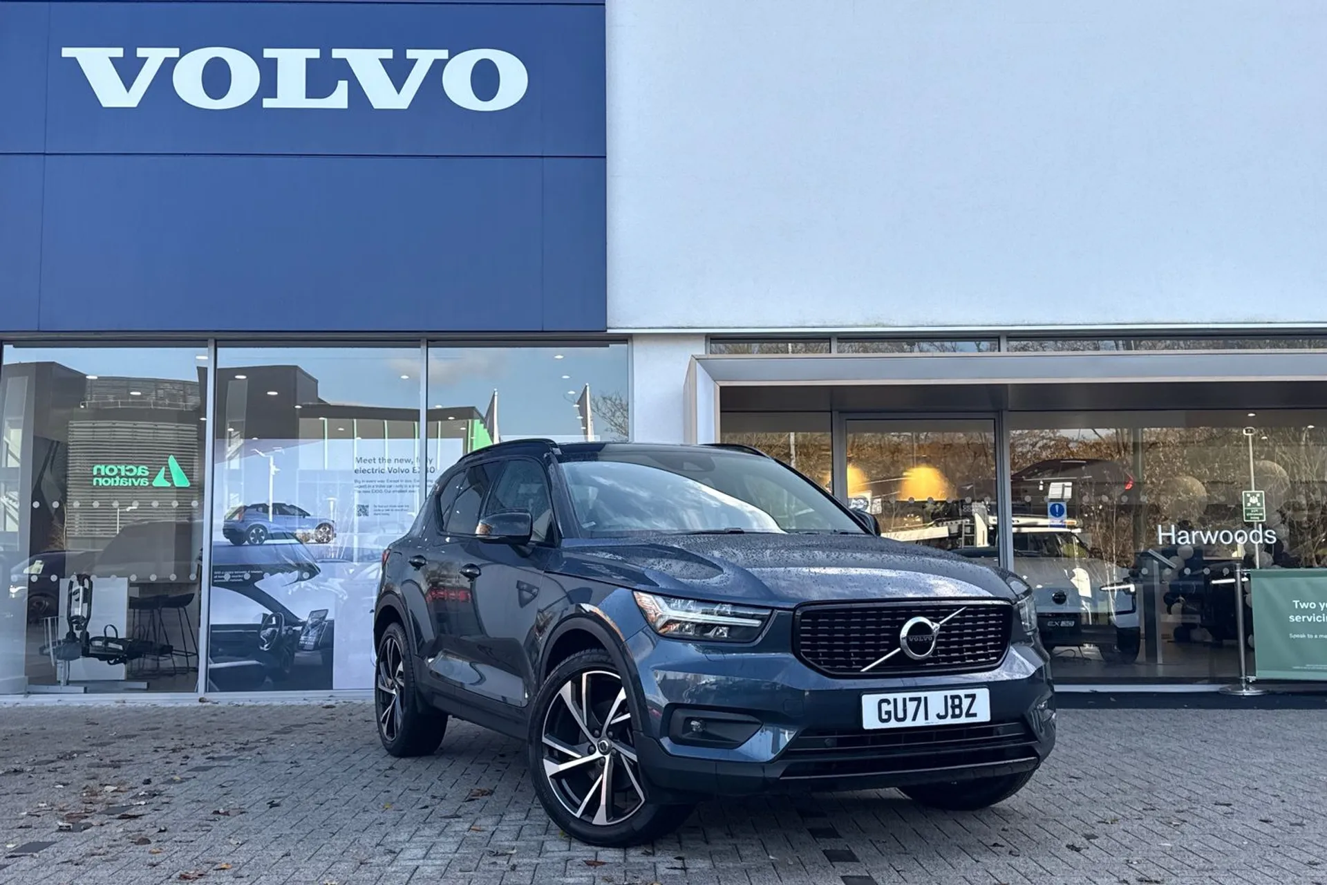 Volvo XC40 focused image