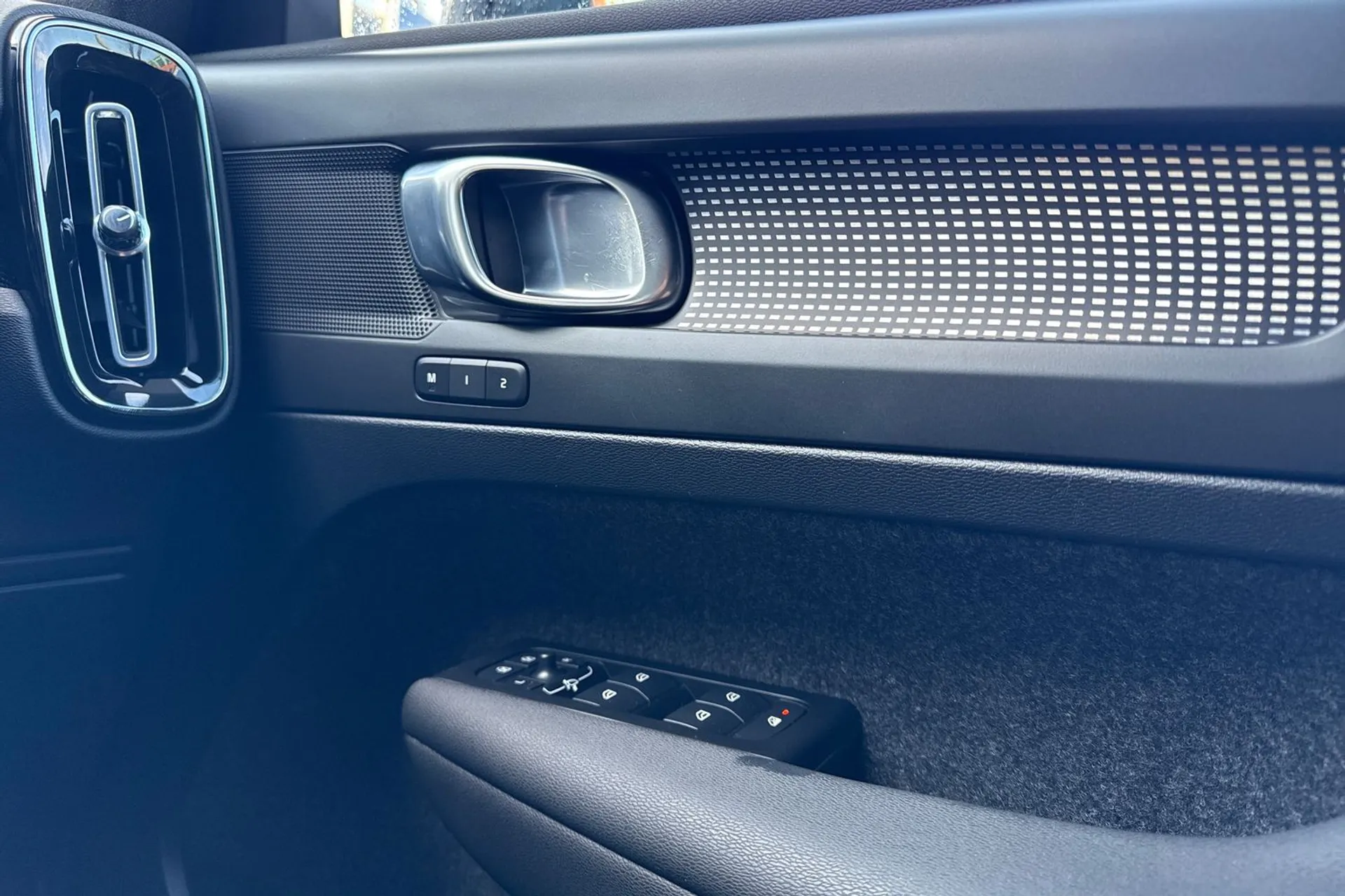 Volvo XC40 thumbnail image number 39