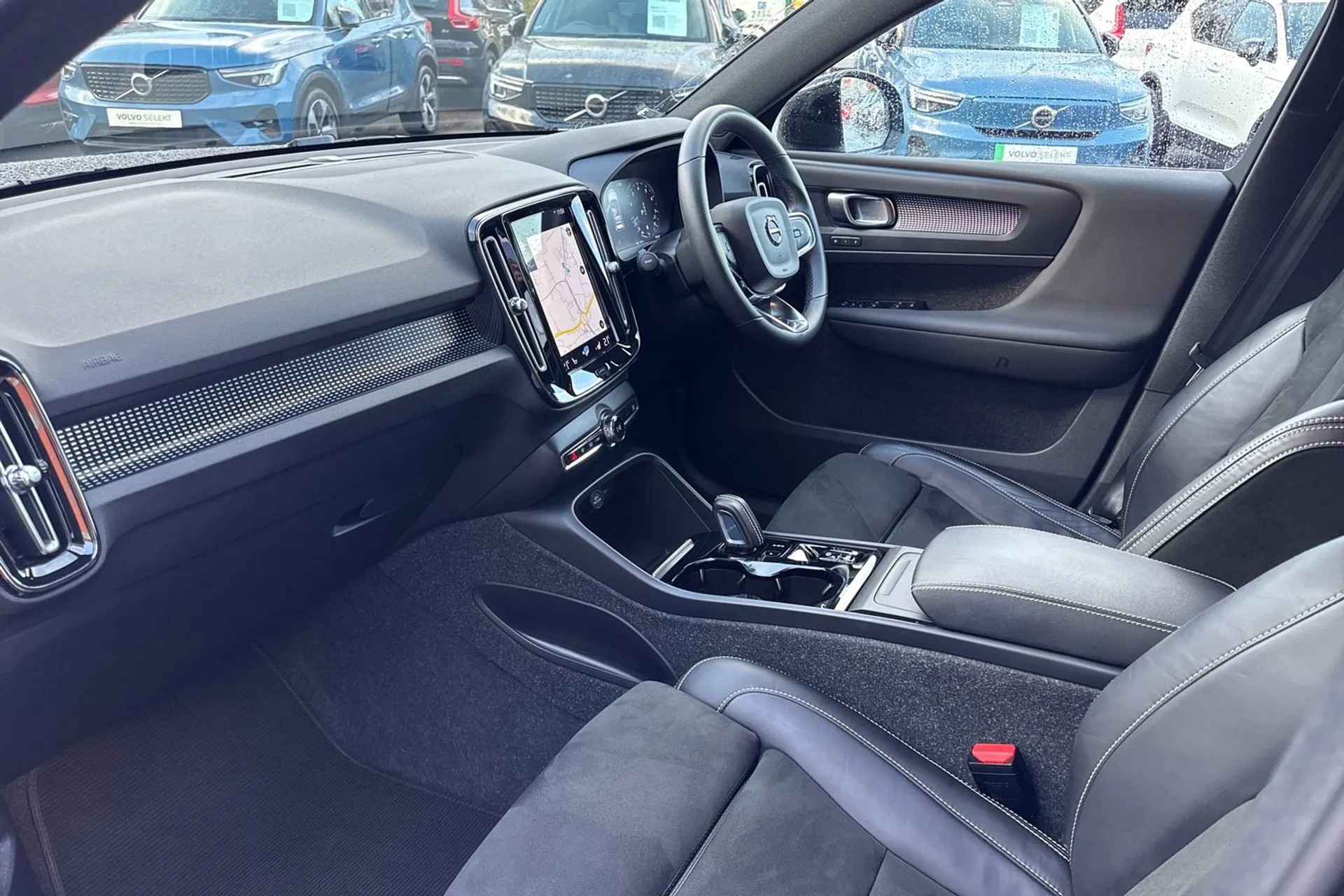 Volvo XC40 thumbnail image number 27