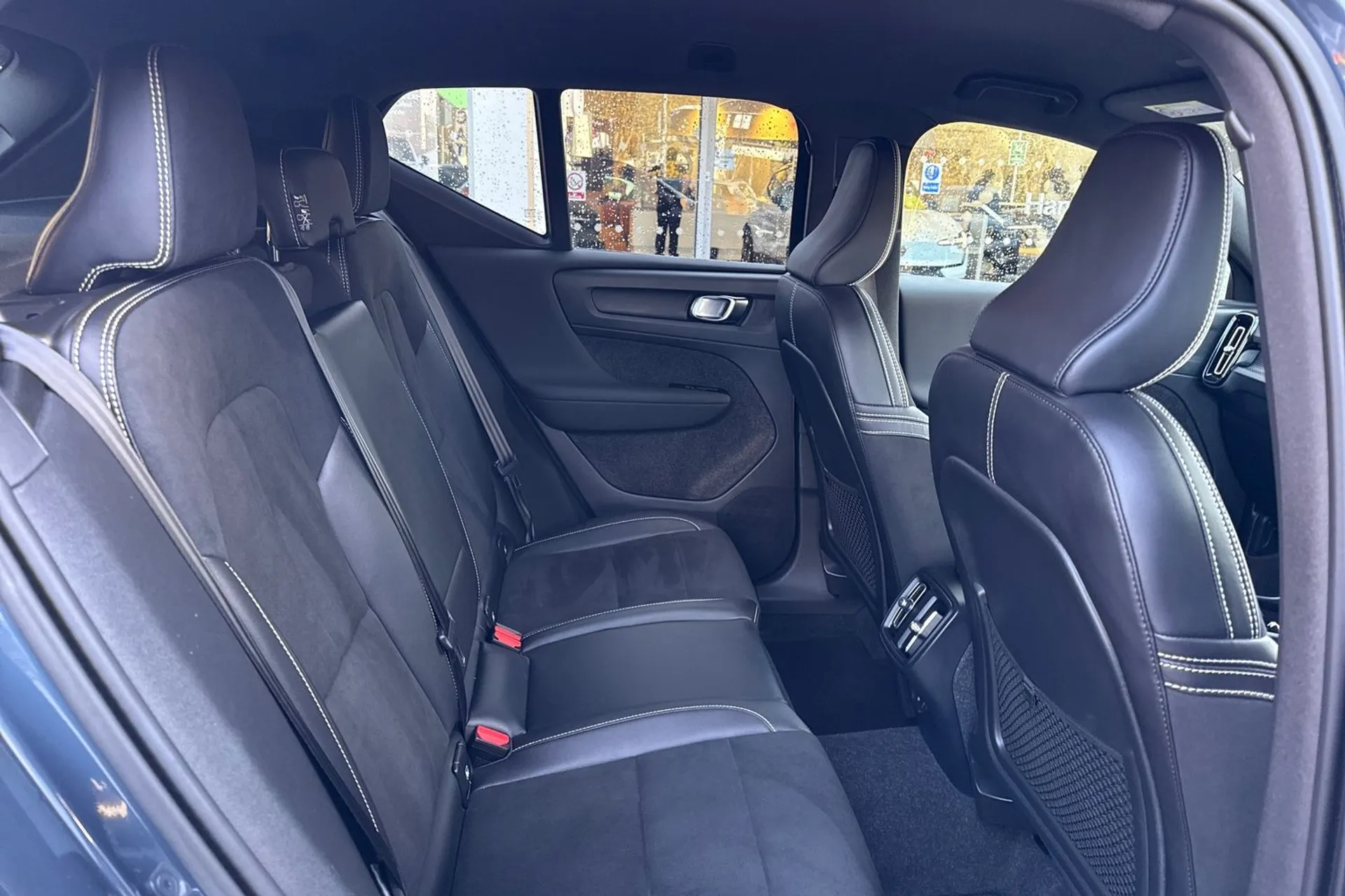 Volvo XC40 thumbnail image number 23