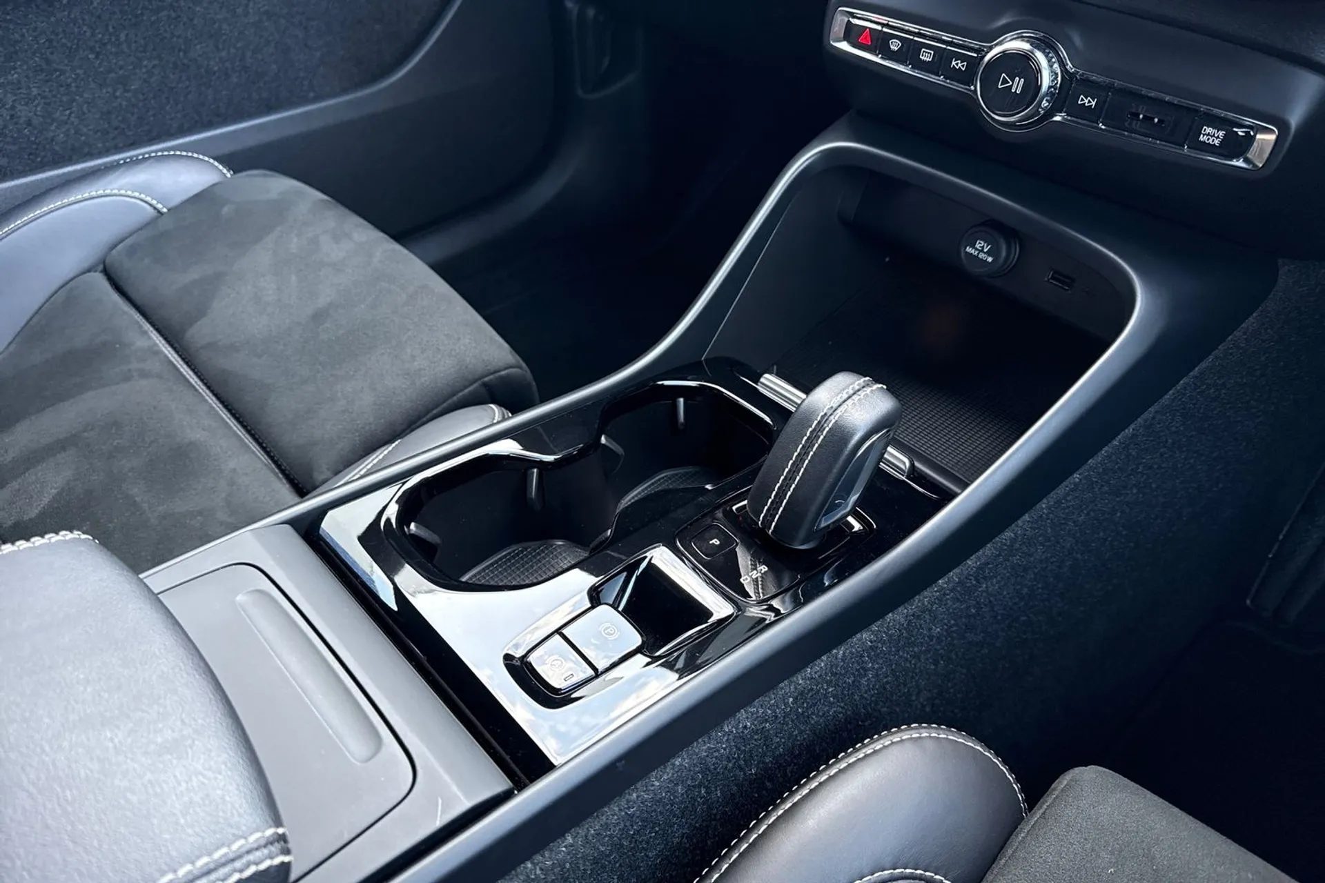 Volvo XC40 thumbnail image number 40