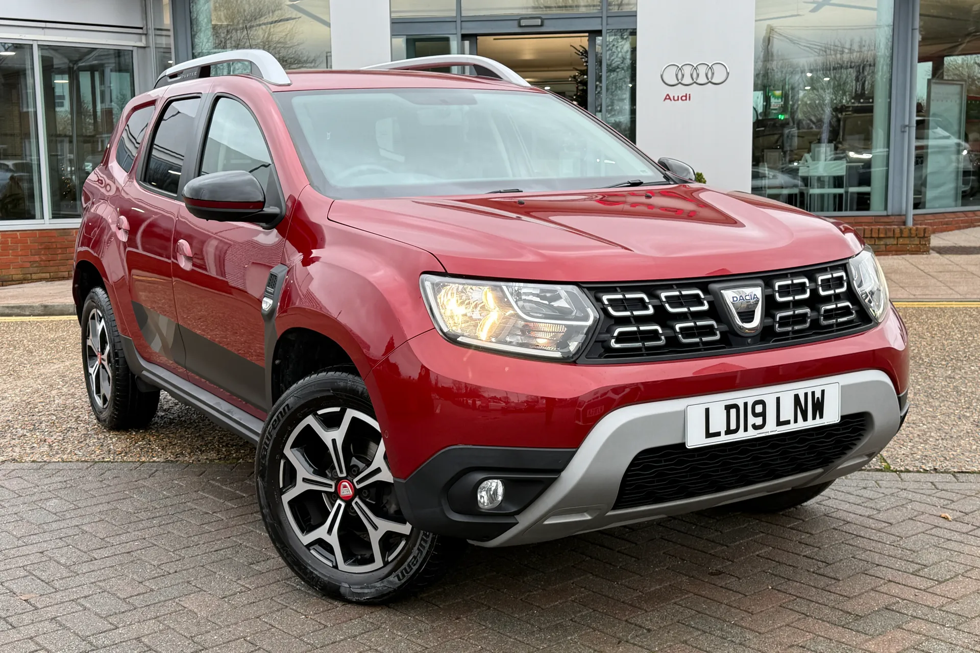 DACIA DUSTER thumbnail image number 20