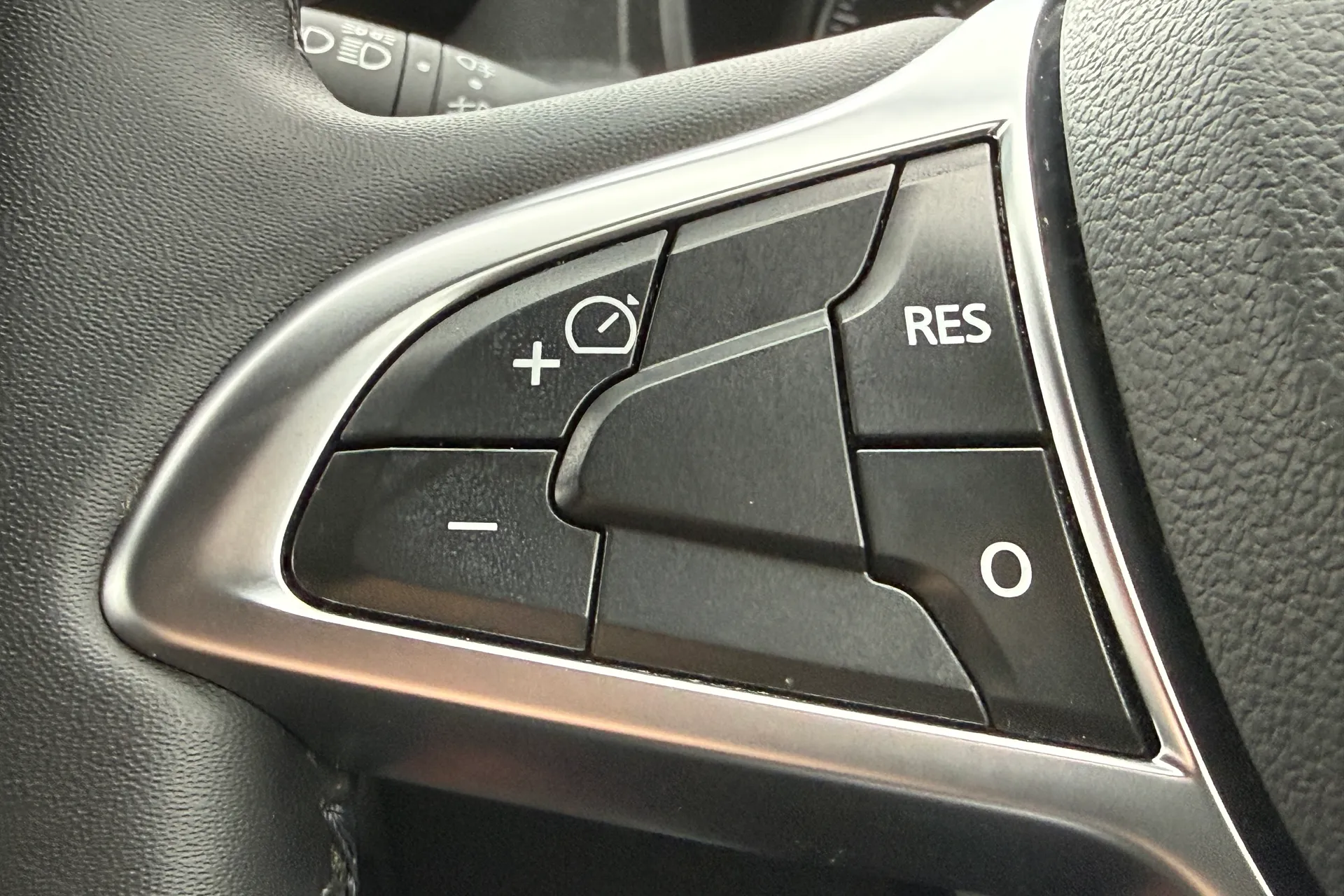 DACIA DUSTER thumbnail image number 18