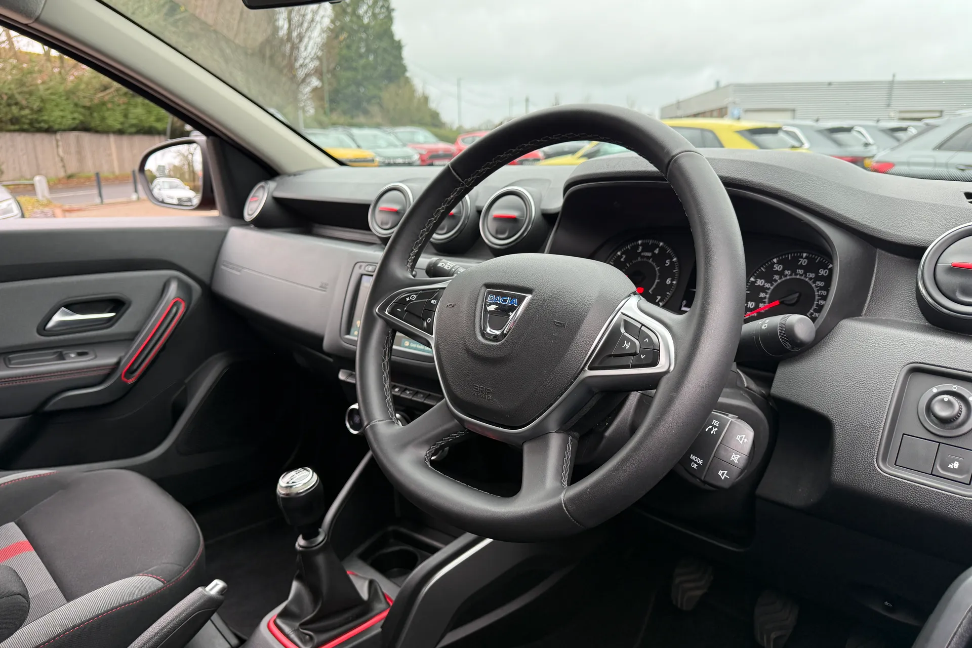 DACIA DUSTER thumbnail image number 24