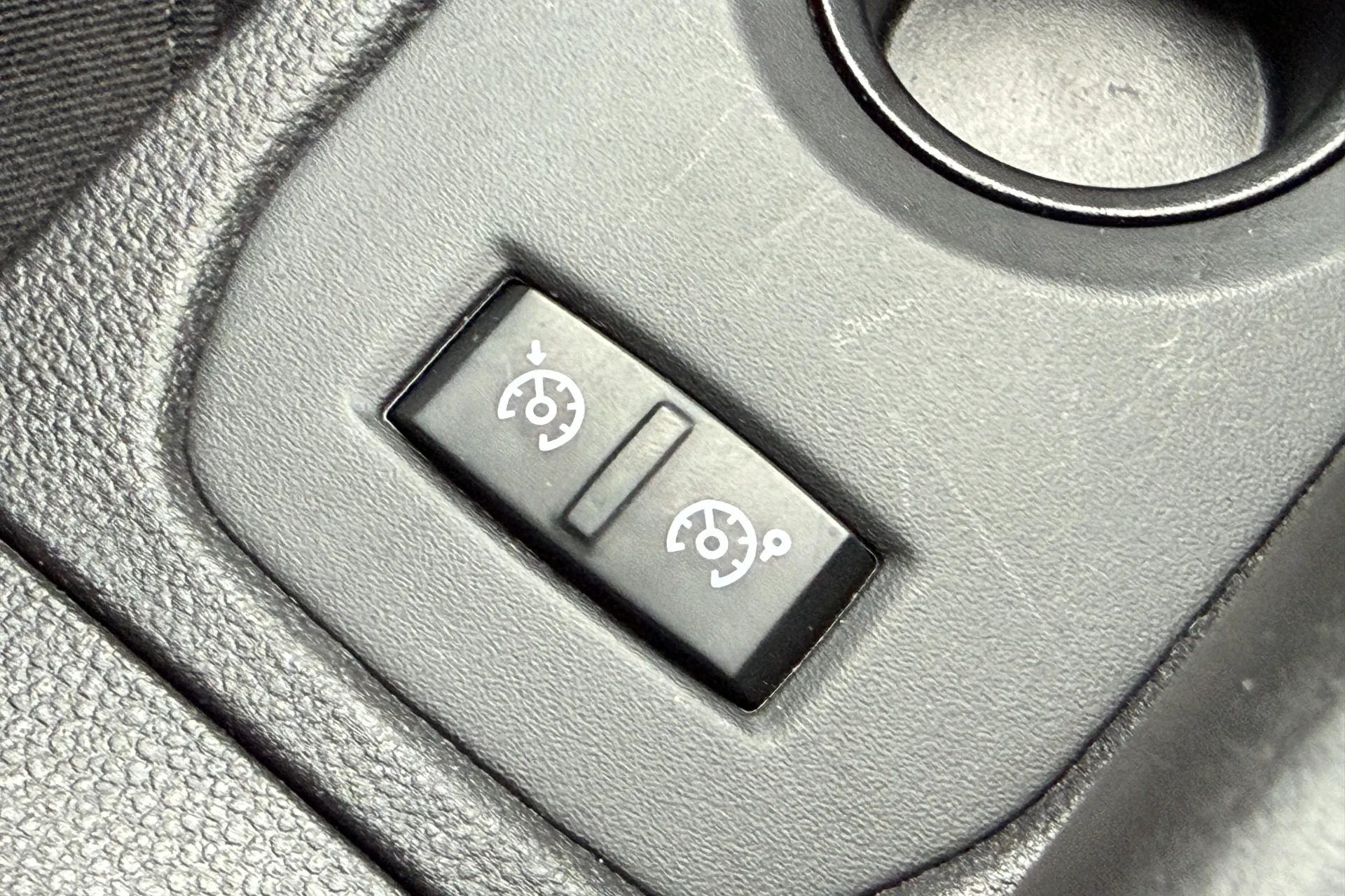 DACIA DUSTER thumbnail image number 15