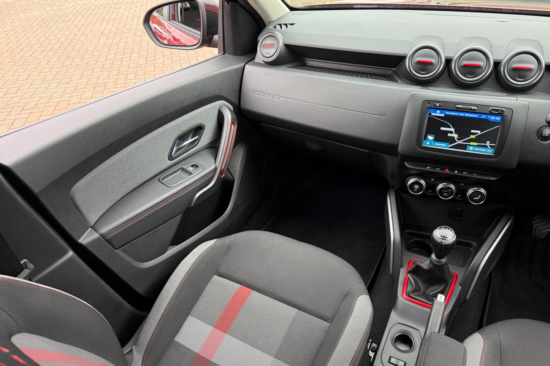 DACIA DUSTER thumbnail image number 33