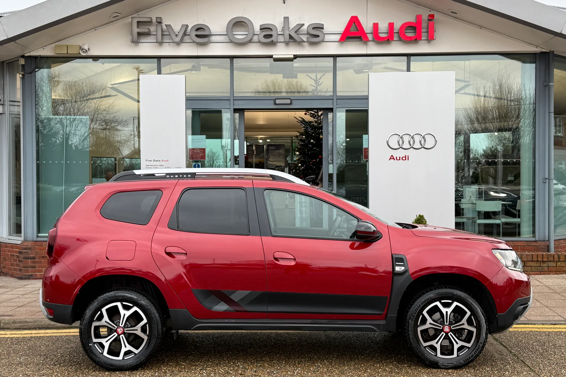 DACIA DUSTER thumbnail image number 2