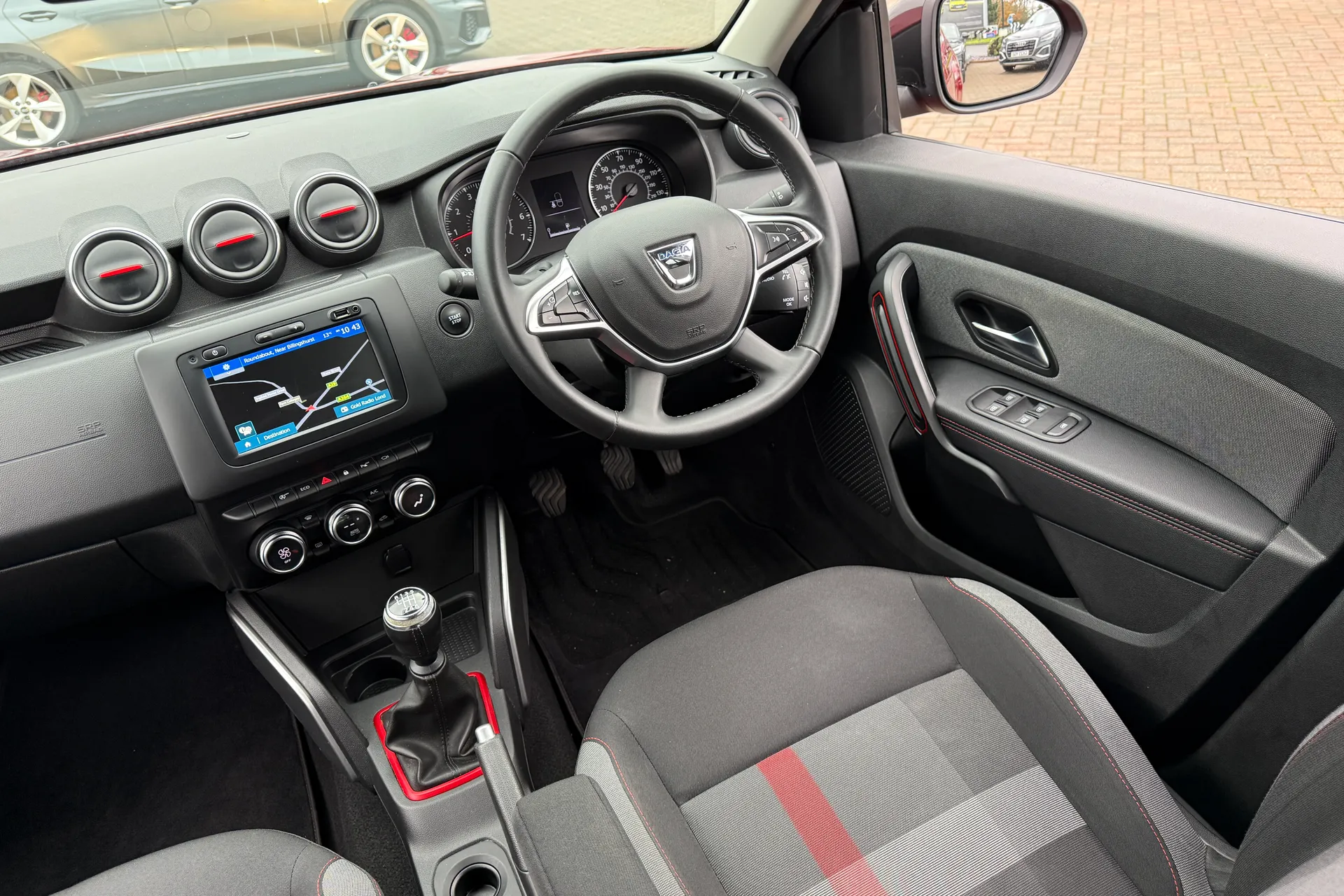 DACIA DUSTER thumbnail image number 35