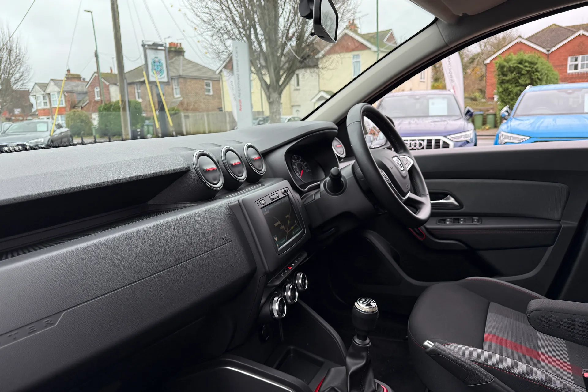 DACIA DUSTER thumbnail image number 25