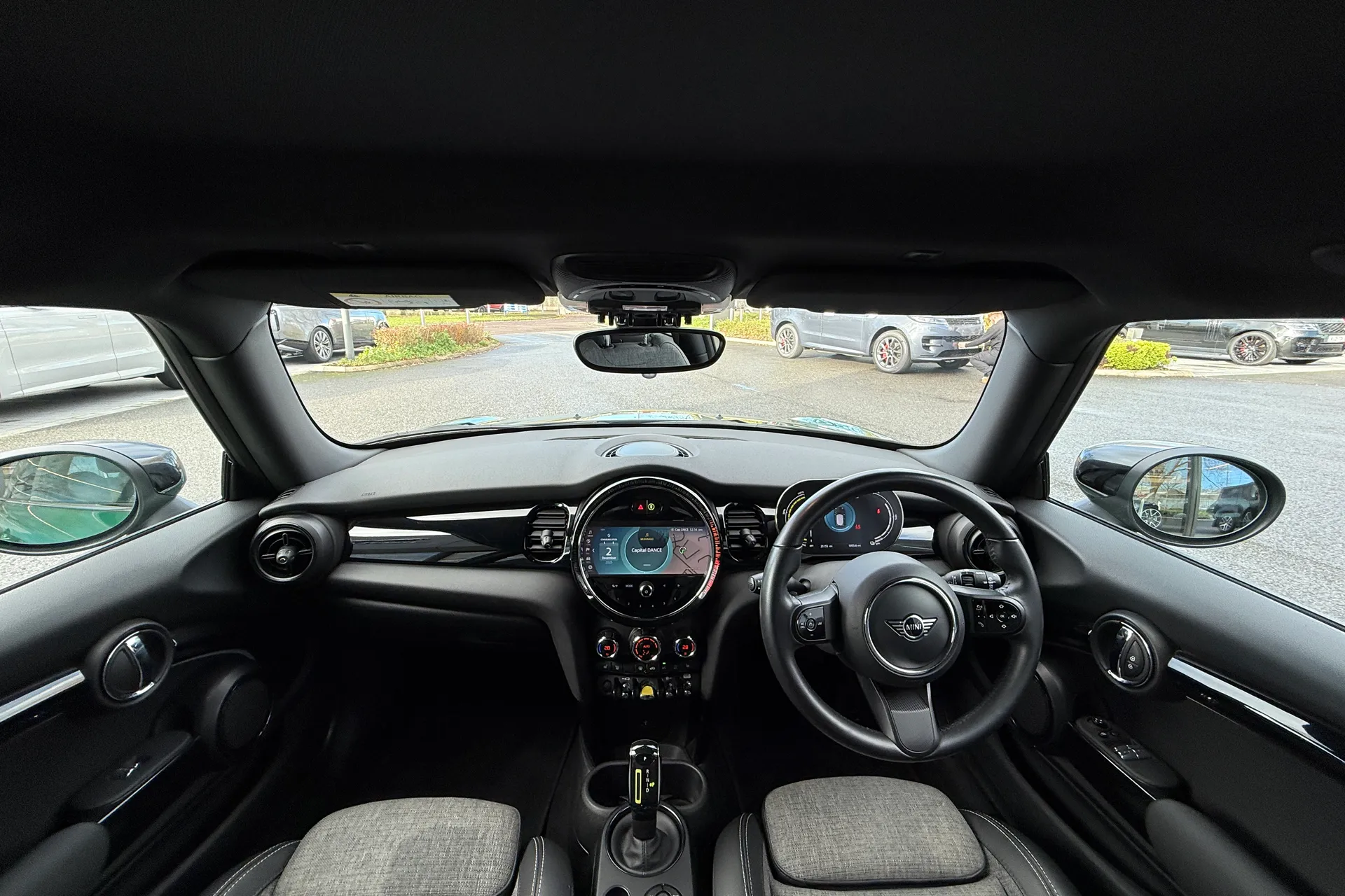 MINI HATCHBACK thumbnail image number 3