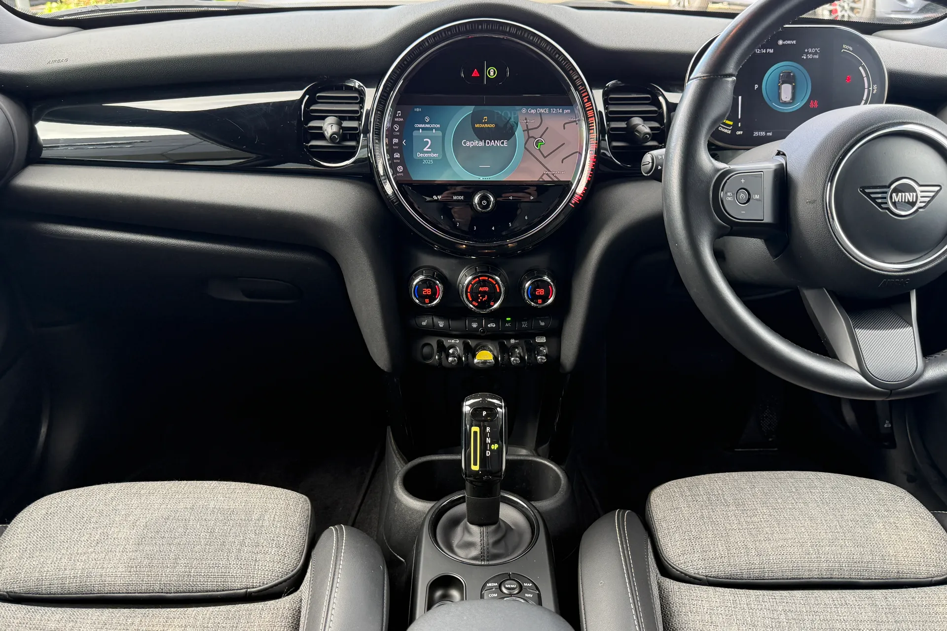 MINI HATCHBACK thumbnail image number 14