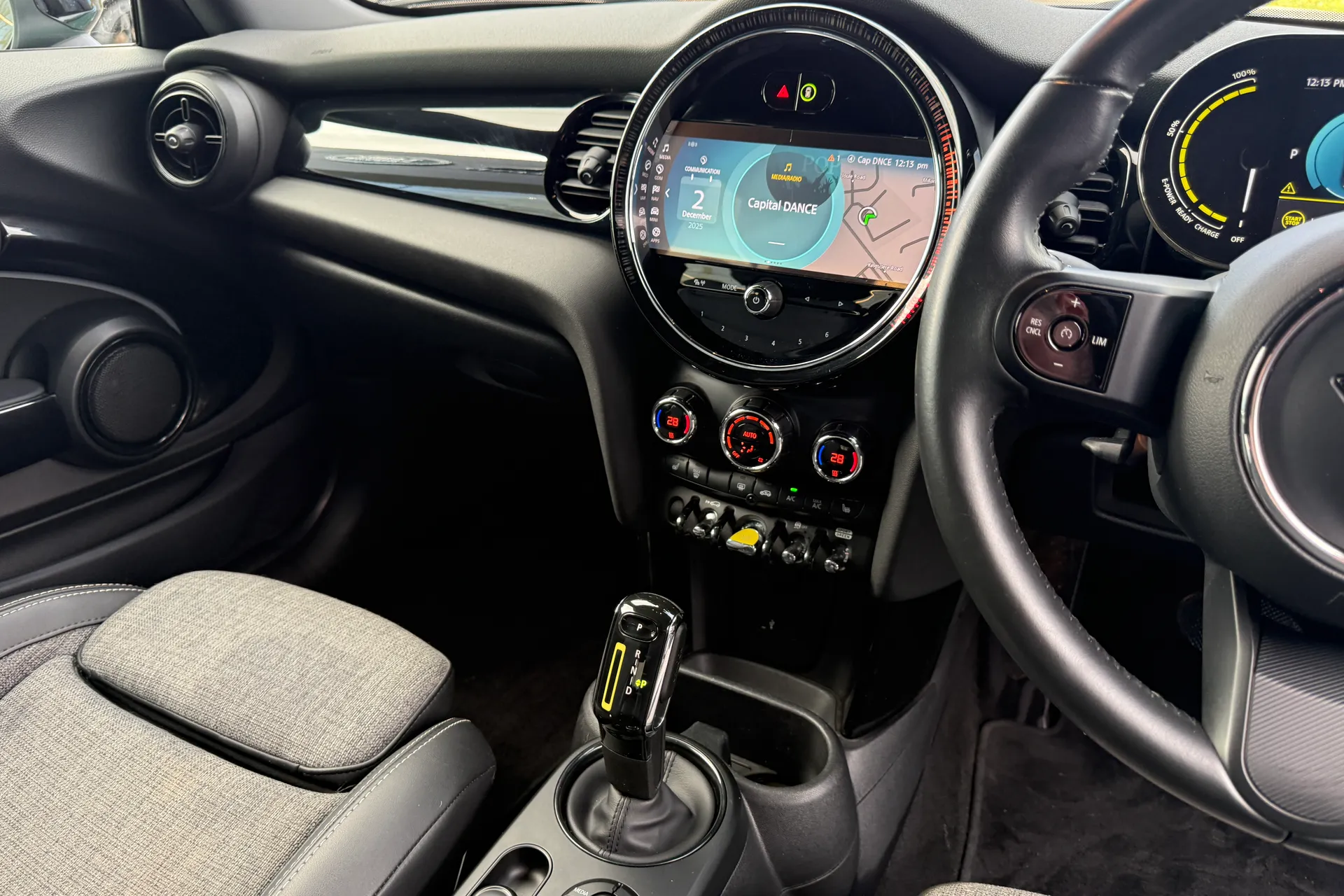 MINI HATCHBACK thumbnail image number 17