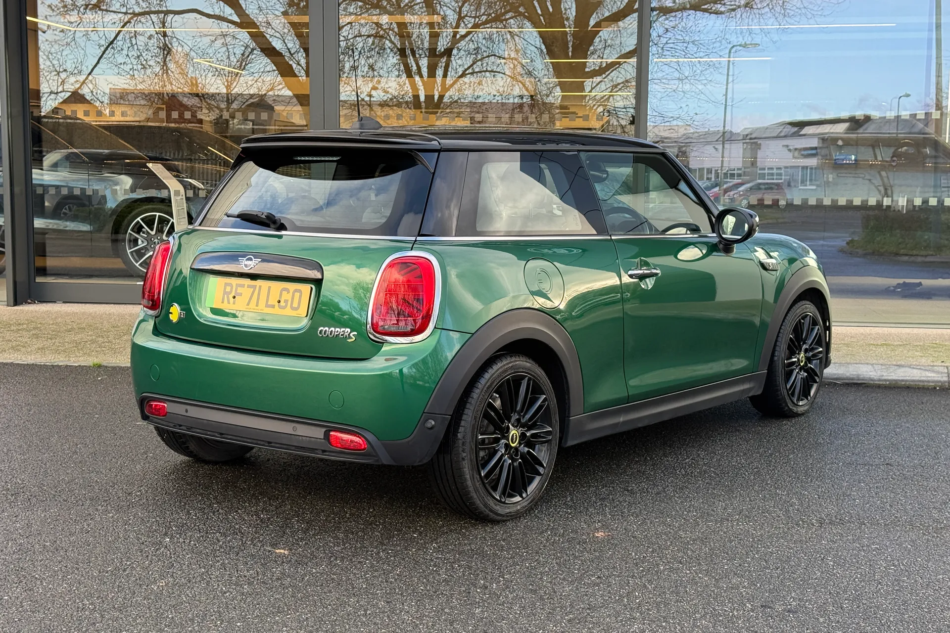 MINI HATCHBACK thumbnail image number 6