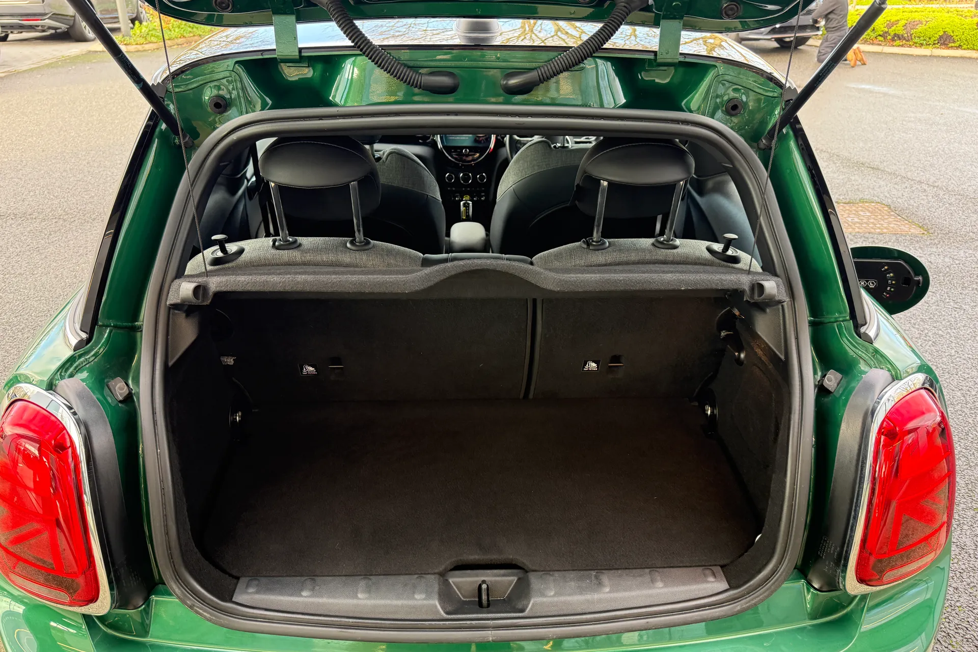 MINI HATCHBACK thumbnail image number 33