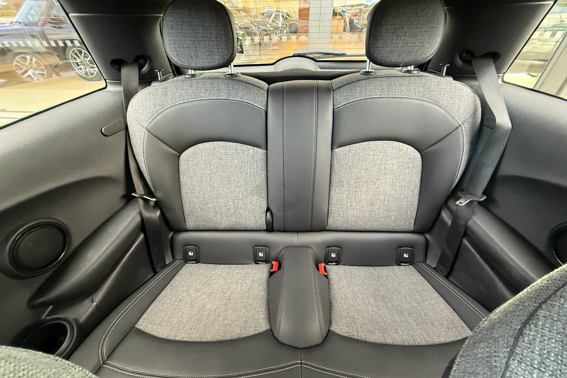 MINI HATCHBACK thumbnail image number 10