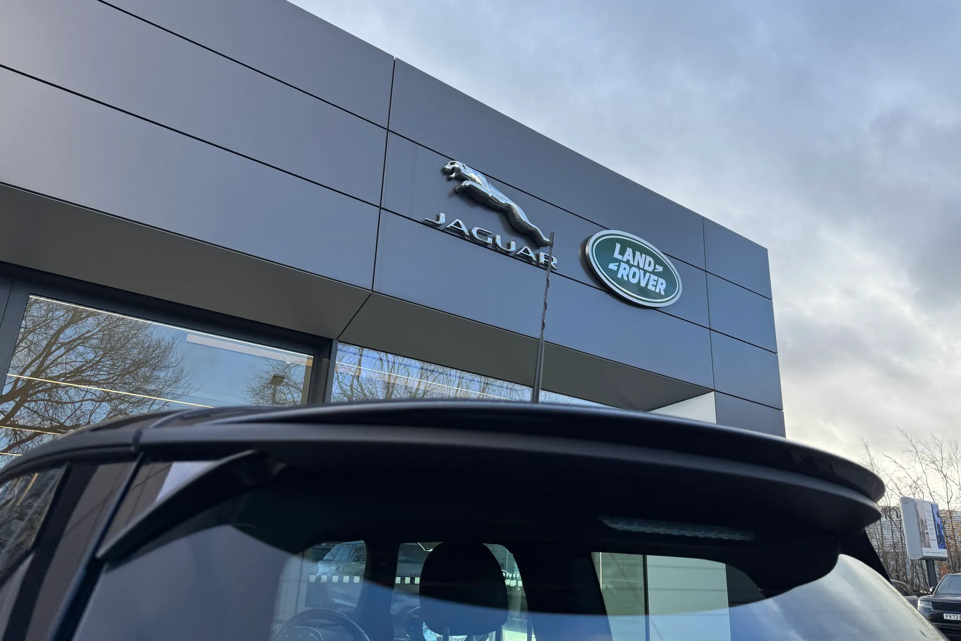 MINI HATCHBACK thumbnail image number 28