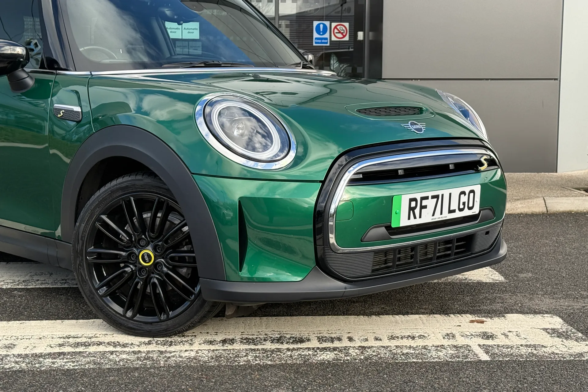 MINI HATCHBACK thumbnail image number 26