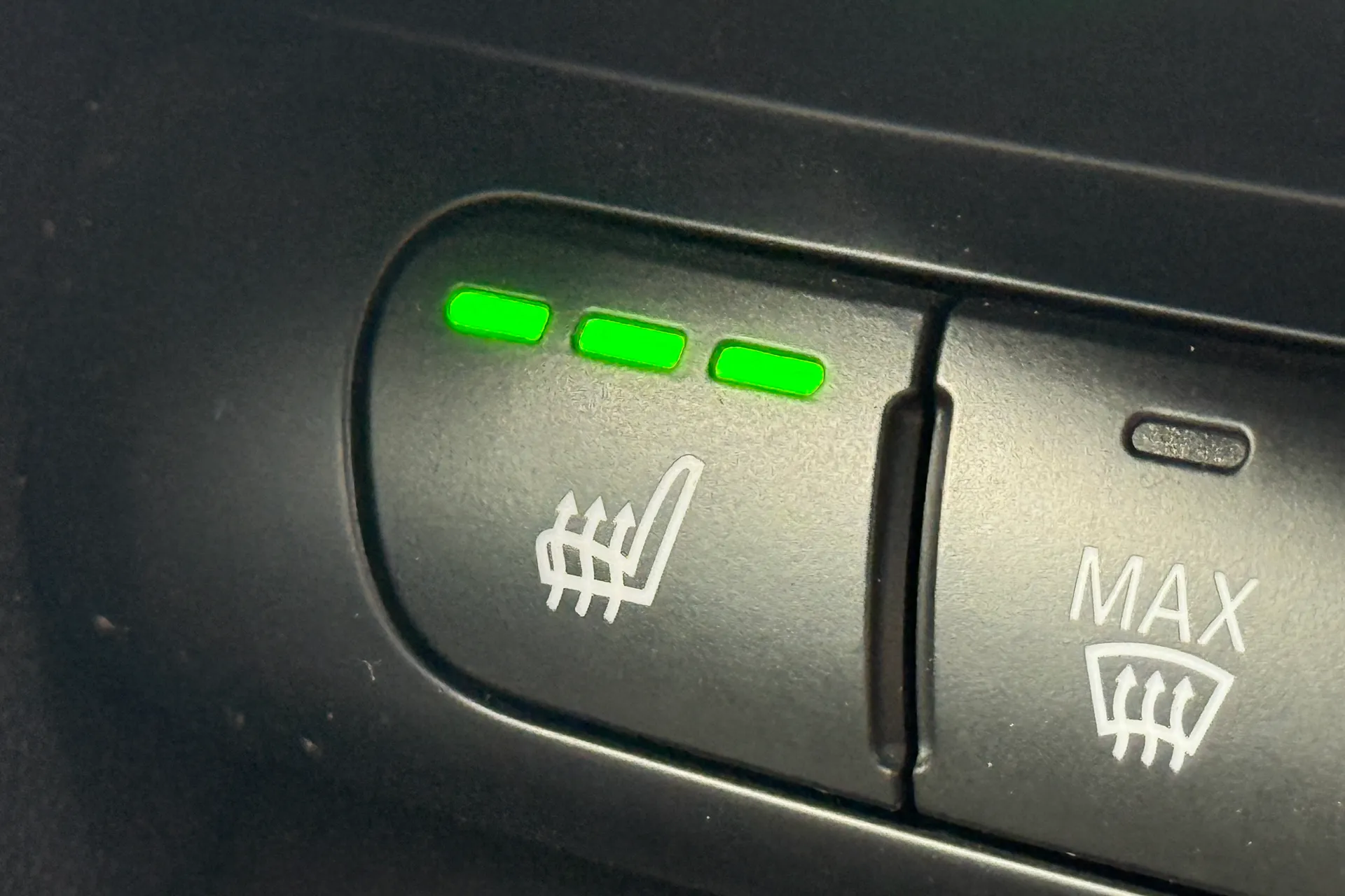 MINI HATCHBACK thumbnail image number 16