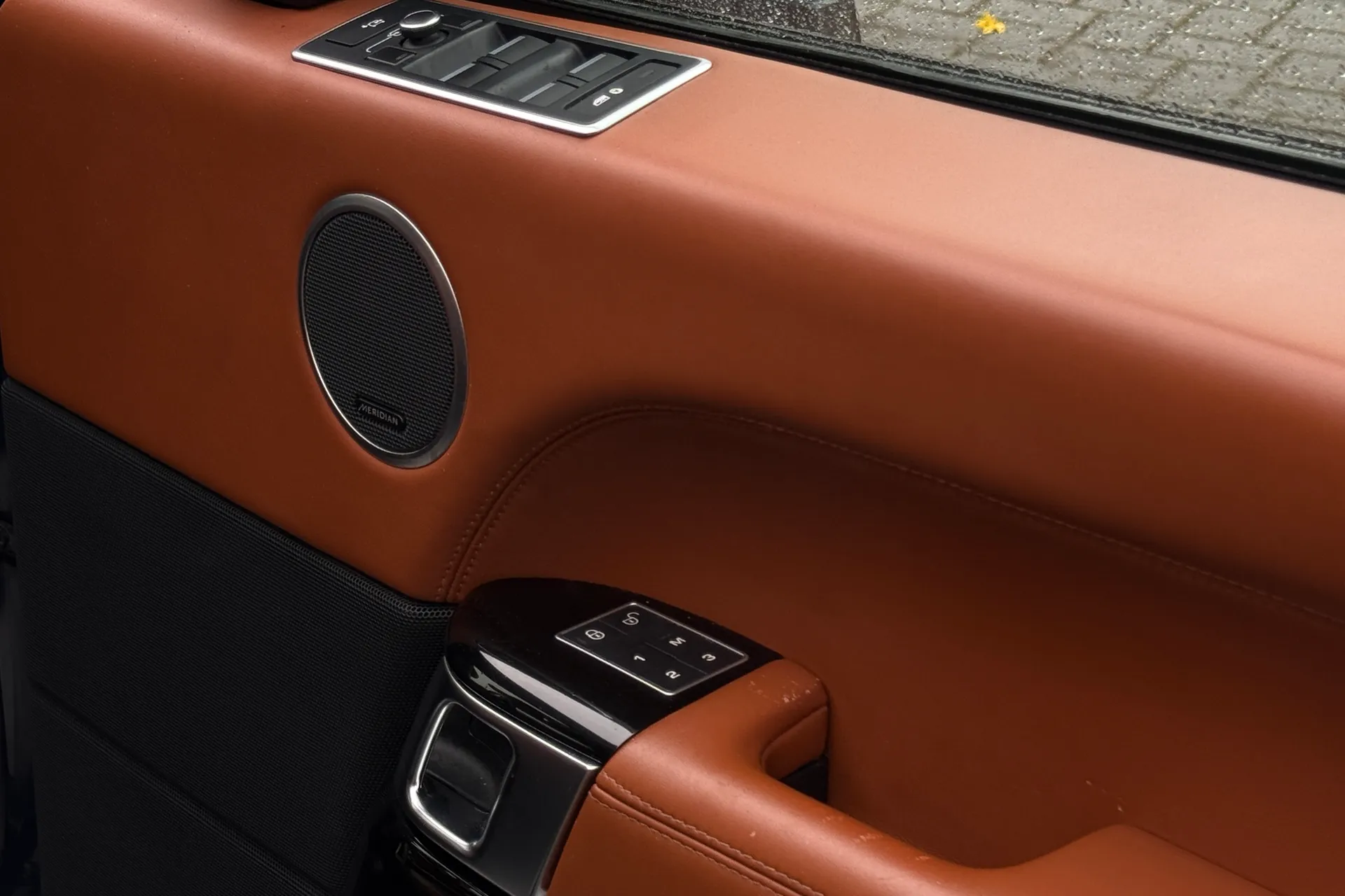 LAND ROVER RANGE ROVER thumbnail image number 27