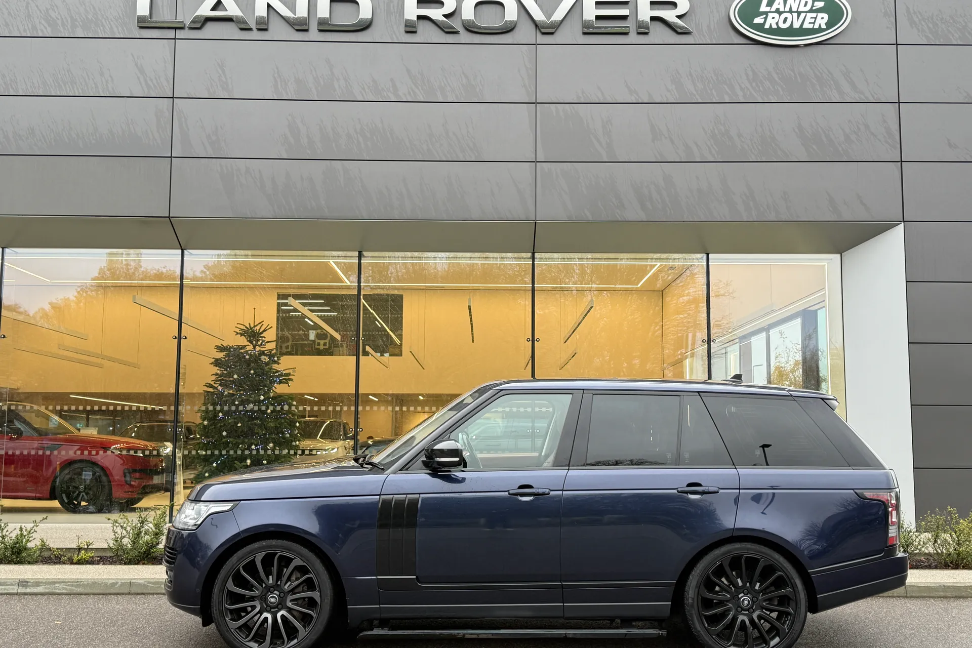 LAND ROVER RANGE ROVER thumbnail image number 12