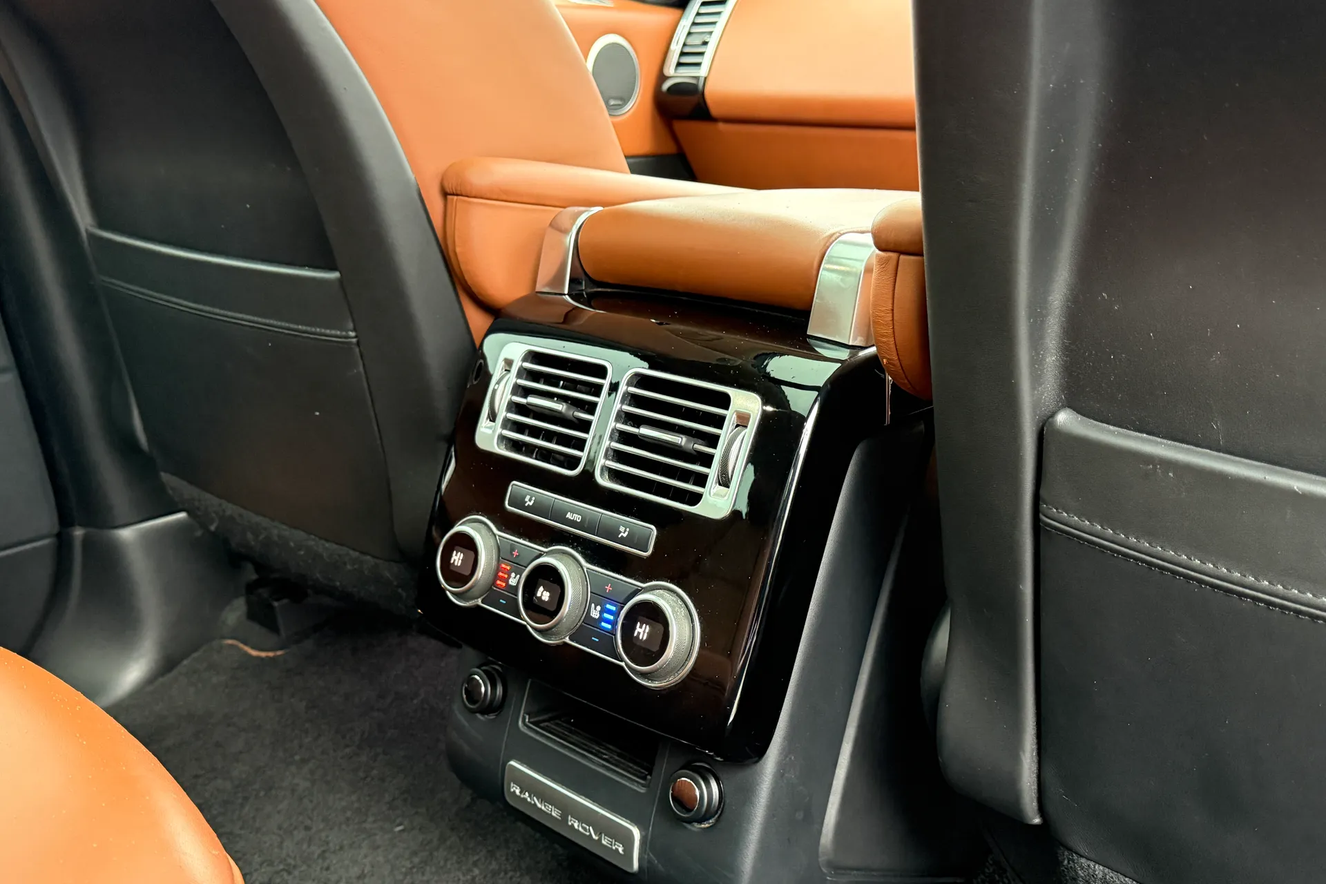 LAND ROVER RANGE ROVER thumbnail image number 46