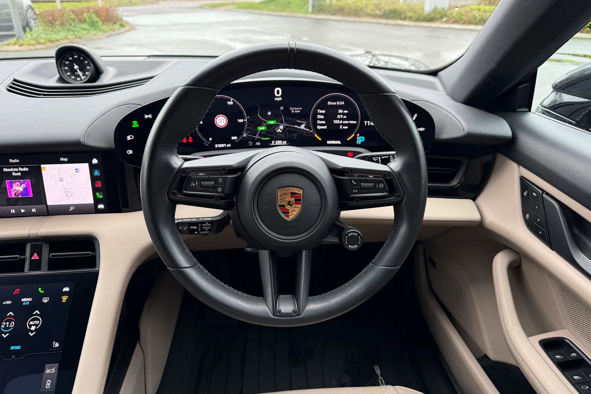 Porsche TAYCAN thumbnail image number 12