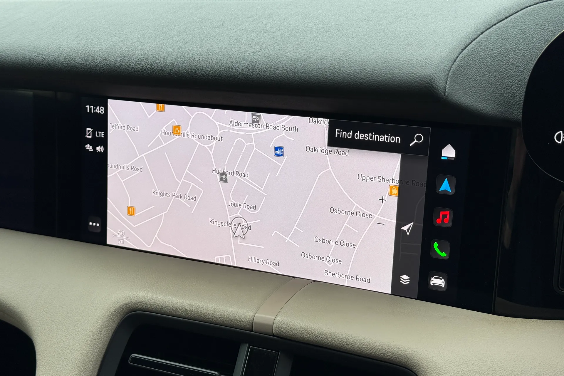 Porsche TAYCAN thumbnail image number 29