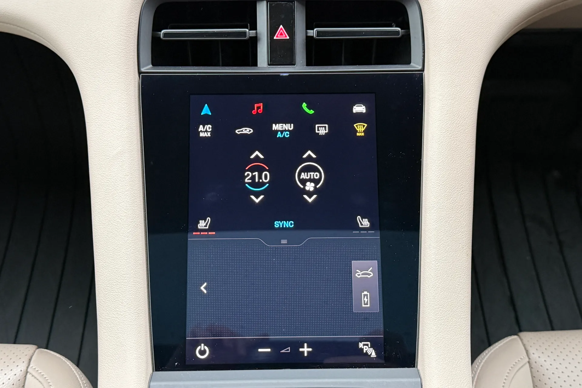 Porsche TAYCAN thumbnail image number 16