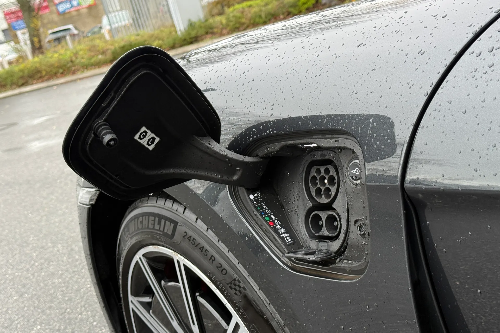 Porsche TAYCAN thumbnail image number 37