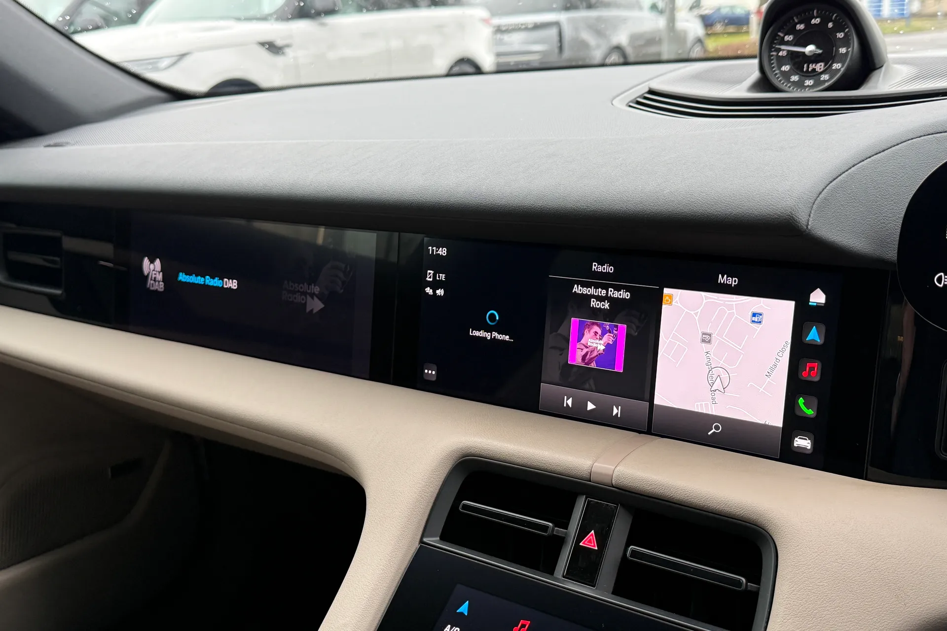 Porsche TAYCAN thumbnail image number 21