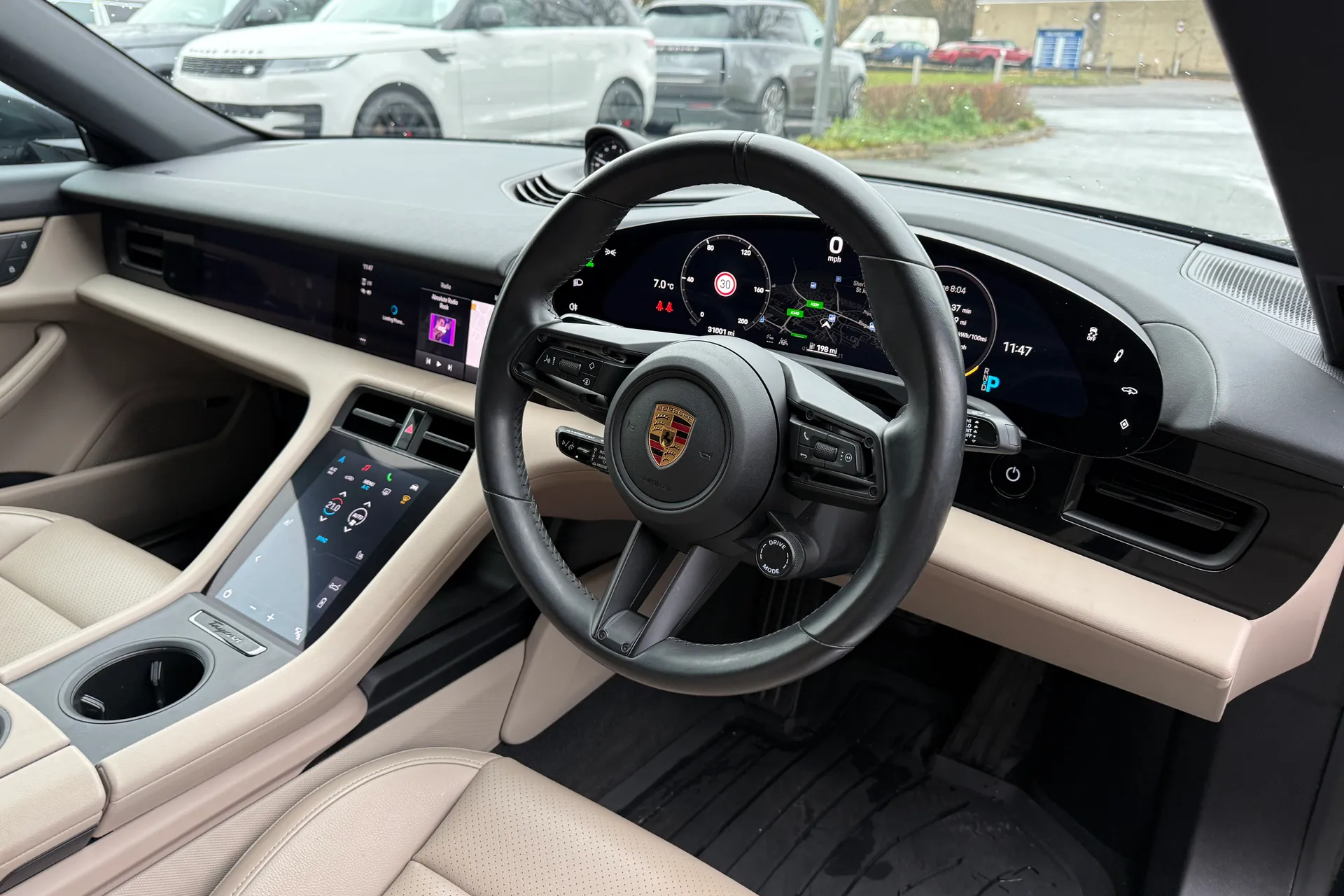 Porsche TAYCAN thumbnail image number 31