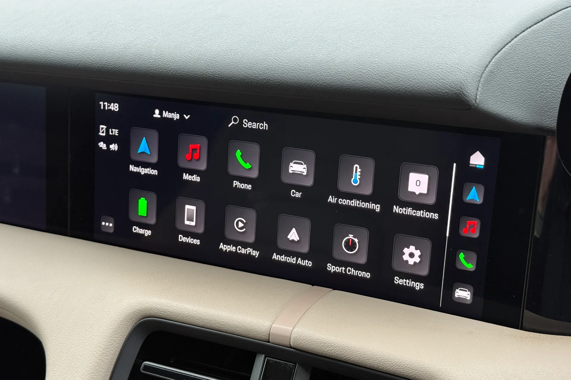 Porsche TAYCAN thumbnail image number 45