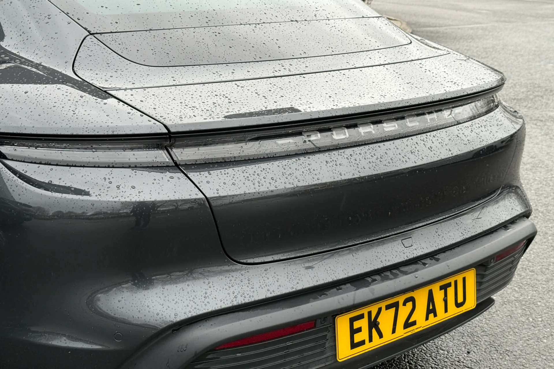 Porsche TAYCAN thumbnail image number 43